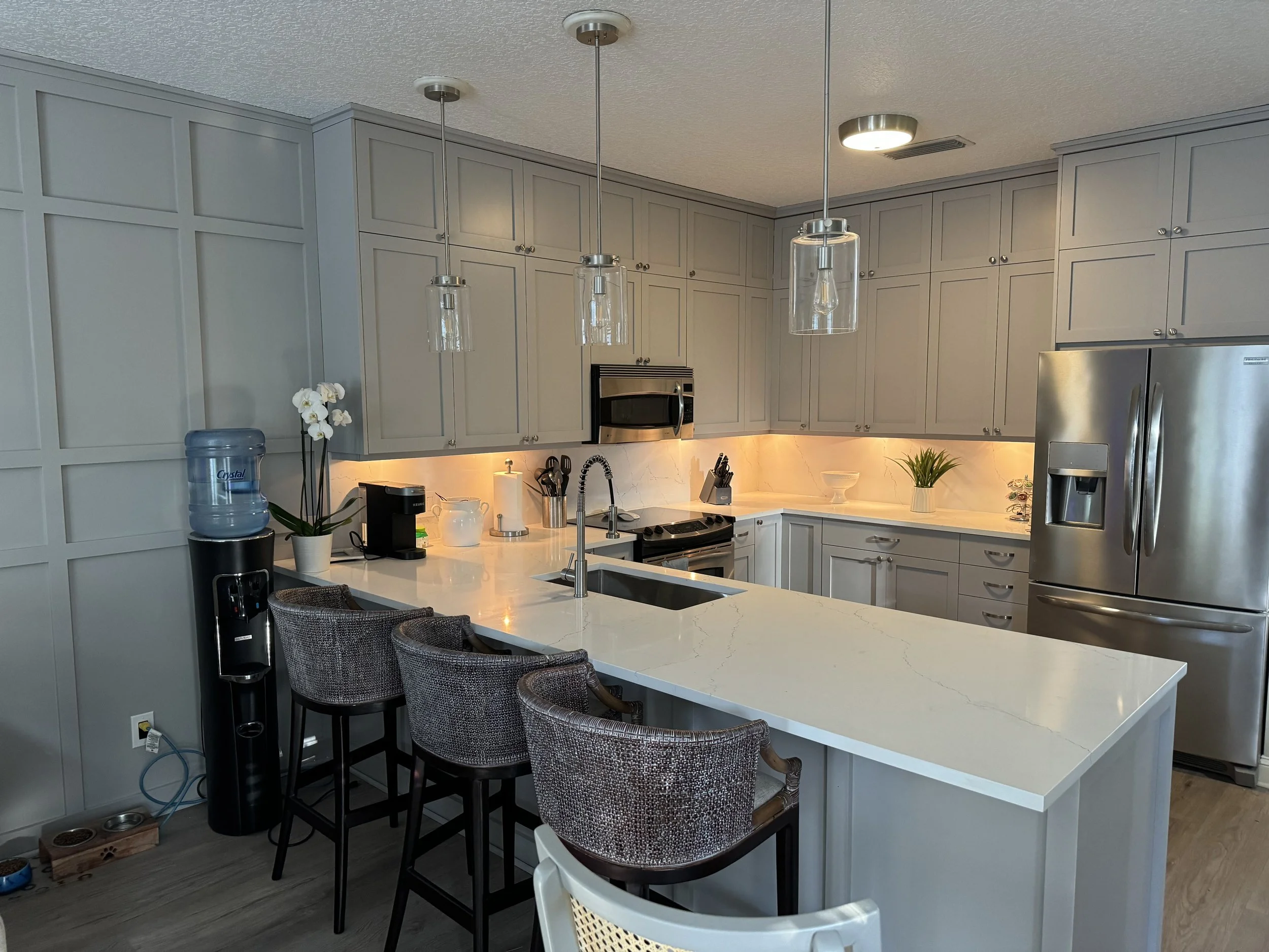 Cabinet Refinishing vs Replacing: Which Is Better for Your Atlantic Beach Home?