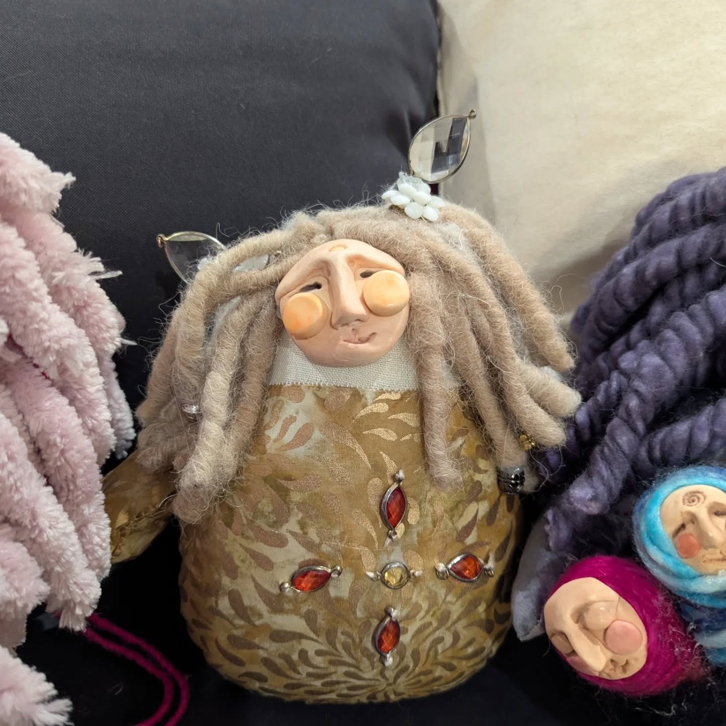 The sweet and soulful poppet dolls from yesterday's workshop.

There were teens and grandmas and aunties and moms all making together and it was so much fun to see these little creations come to life. 

As one of the aunties said, "this was a on