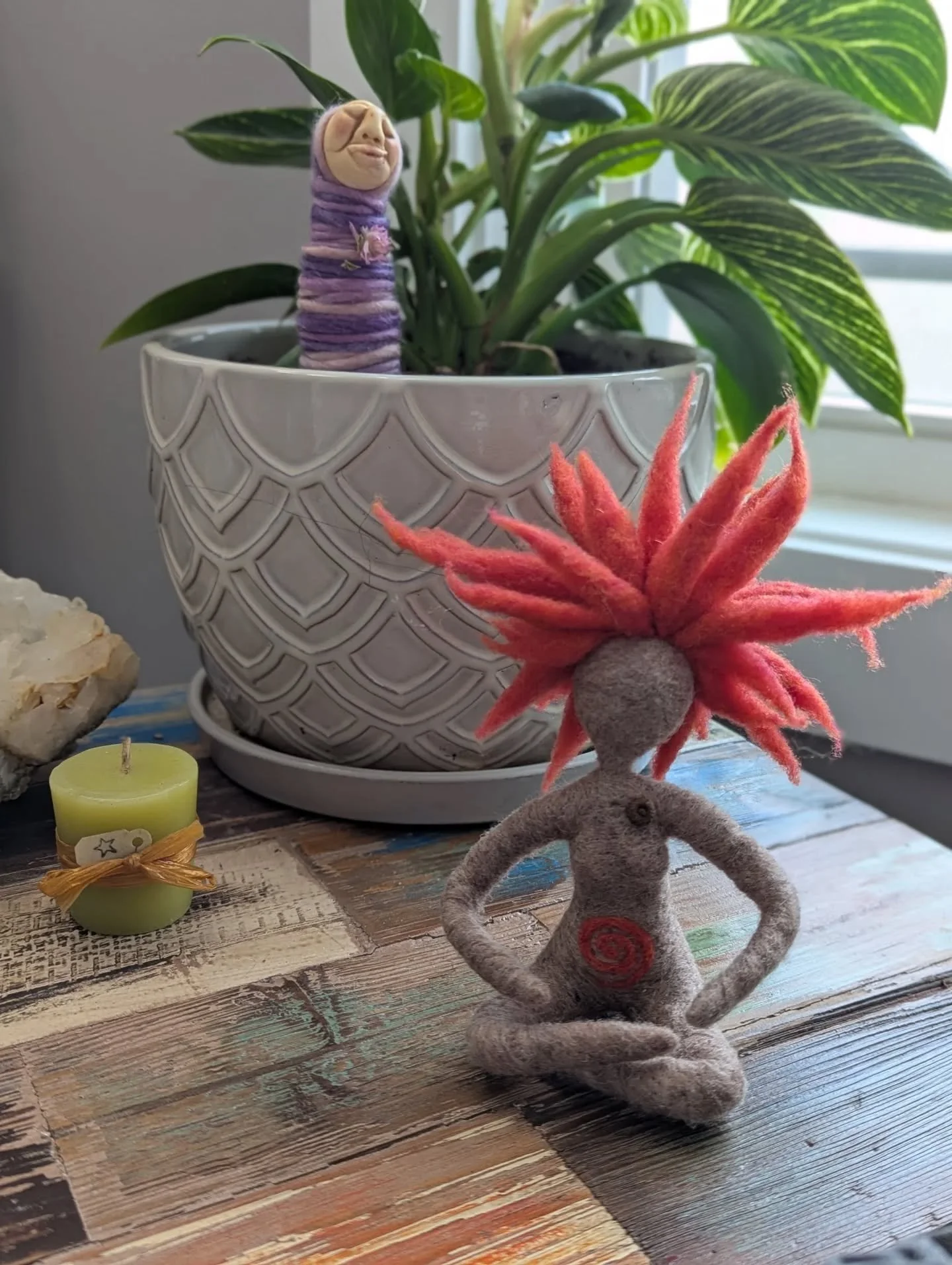 A scene from my studio.

A little reminder that it's a good idea every now and again to sit down and have a chat with the universe. 💫