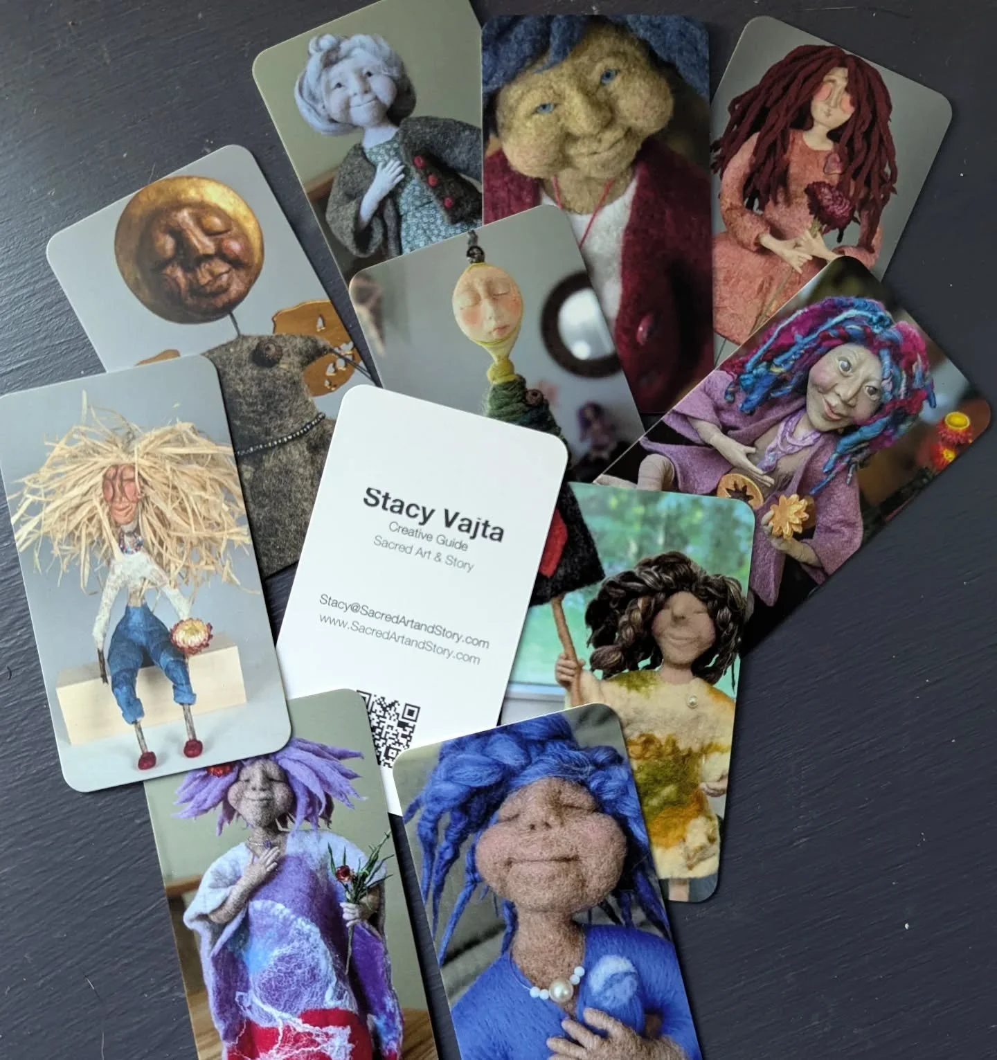 Somebody got some new biz cards! 

I actually thought business cards were obsolete. 🤭 But then lately I've had a couple people asking me for my card and so I figured I'd better hop-to. 

I picked images of all of my favorite little spirit dolls...mo
