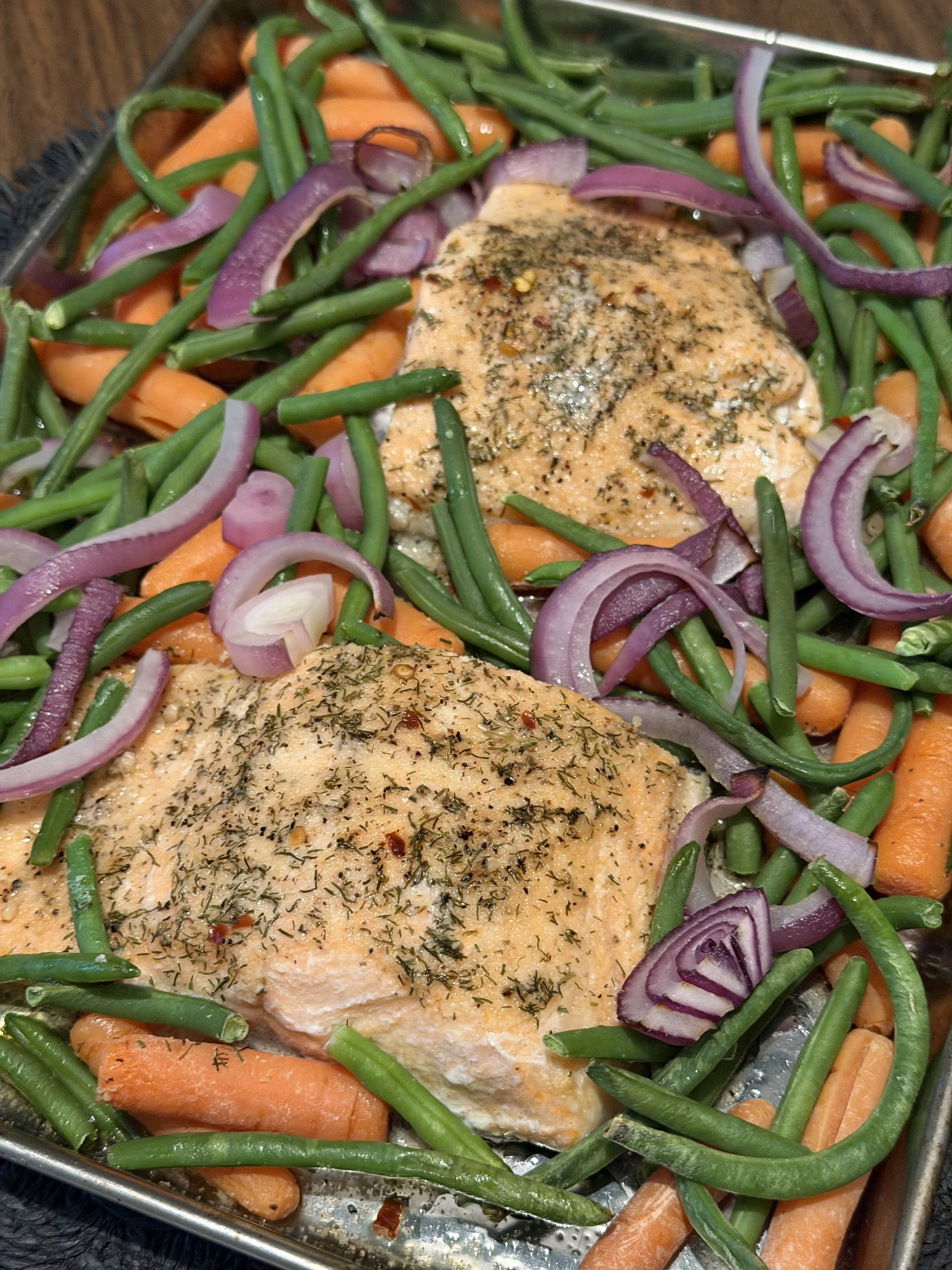 Sheet Pan Salmon, Green Beans & Carrots