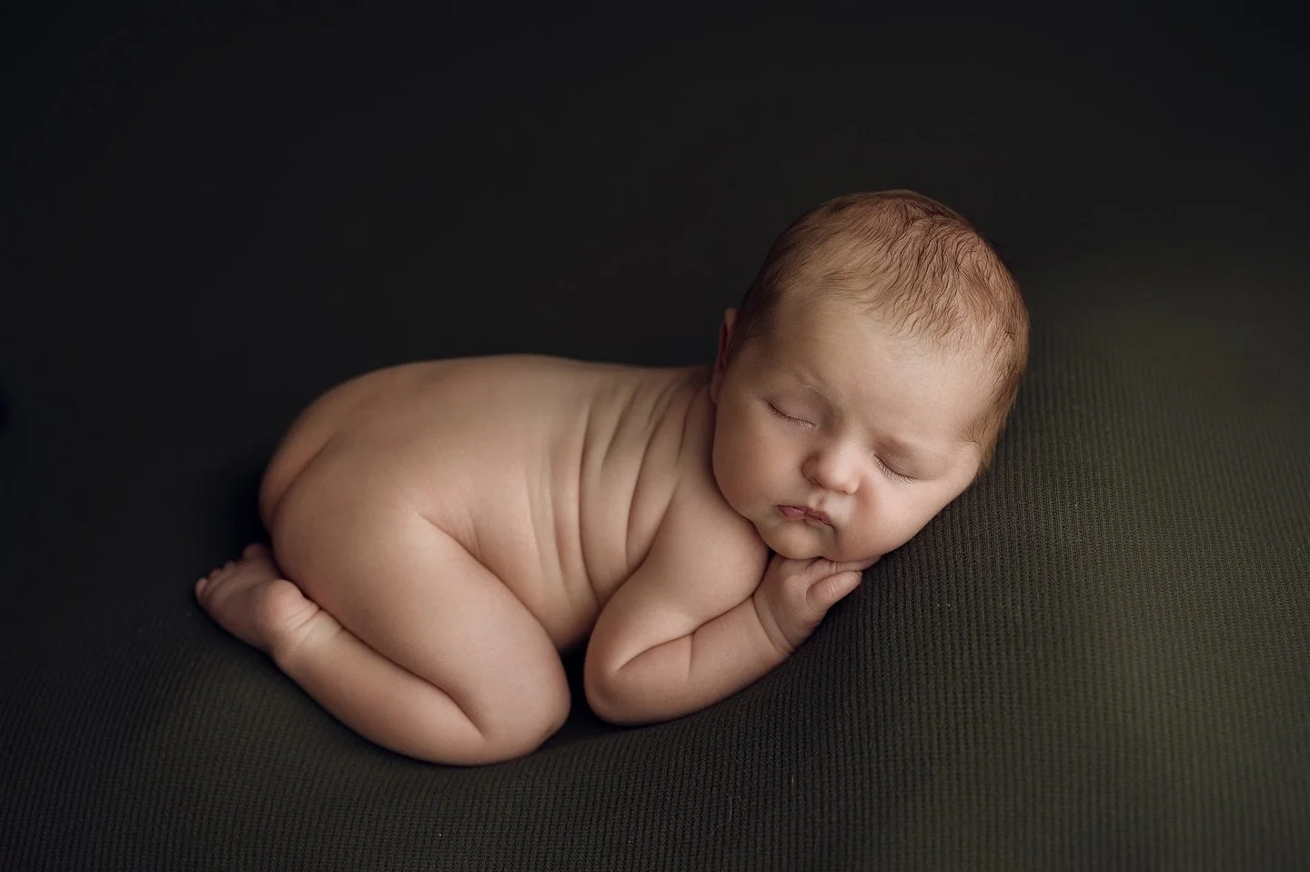 Cherishing every baby roll in these precious newborn sessions. 💕📸 #NewbornPhotography #BabyRolls #CherishedMoments #TinyDetails #ArizonaNewbornPhotographer #PhoenixNewbornPhotography #ScottsdaleNewbornPhotos #TucsonNewbornPhotographer
#NewbornPhoto