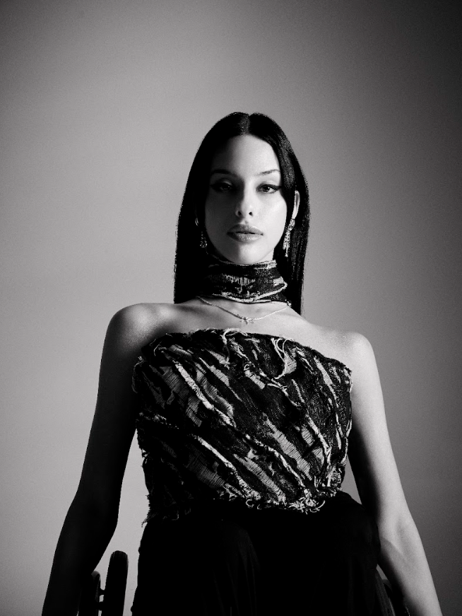 Neck tie/choker and top The Injury, necklace Loki Patera, earrings Gucci