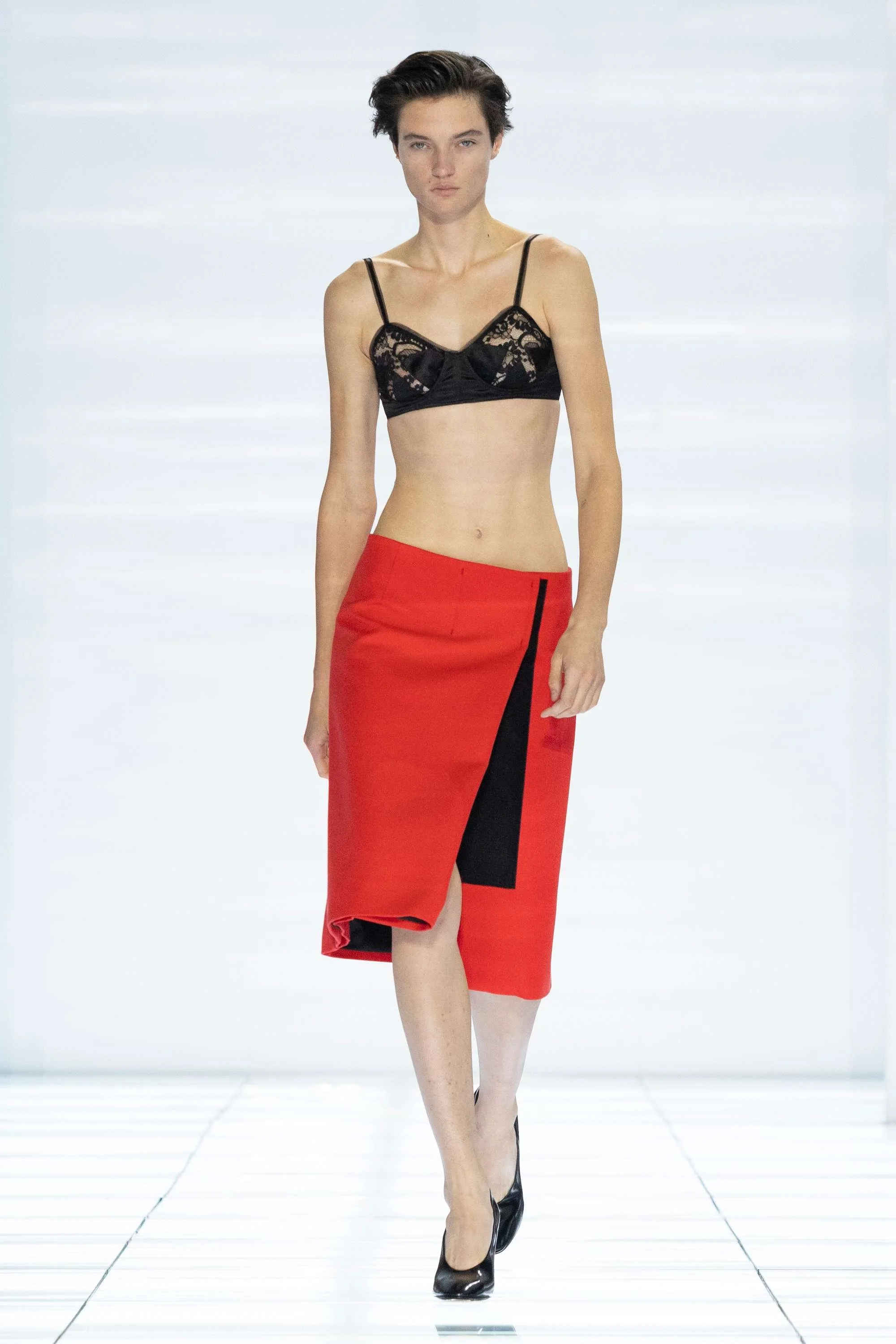 Prada Donna SS27_001.jpg