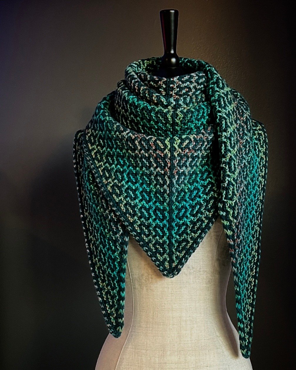 CFD EVERGLOW MANNEQUIN.jpg