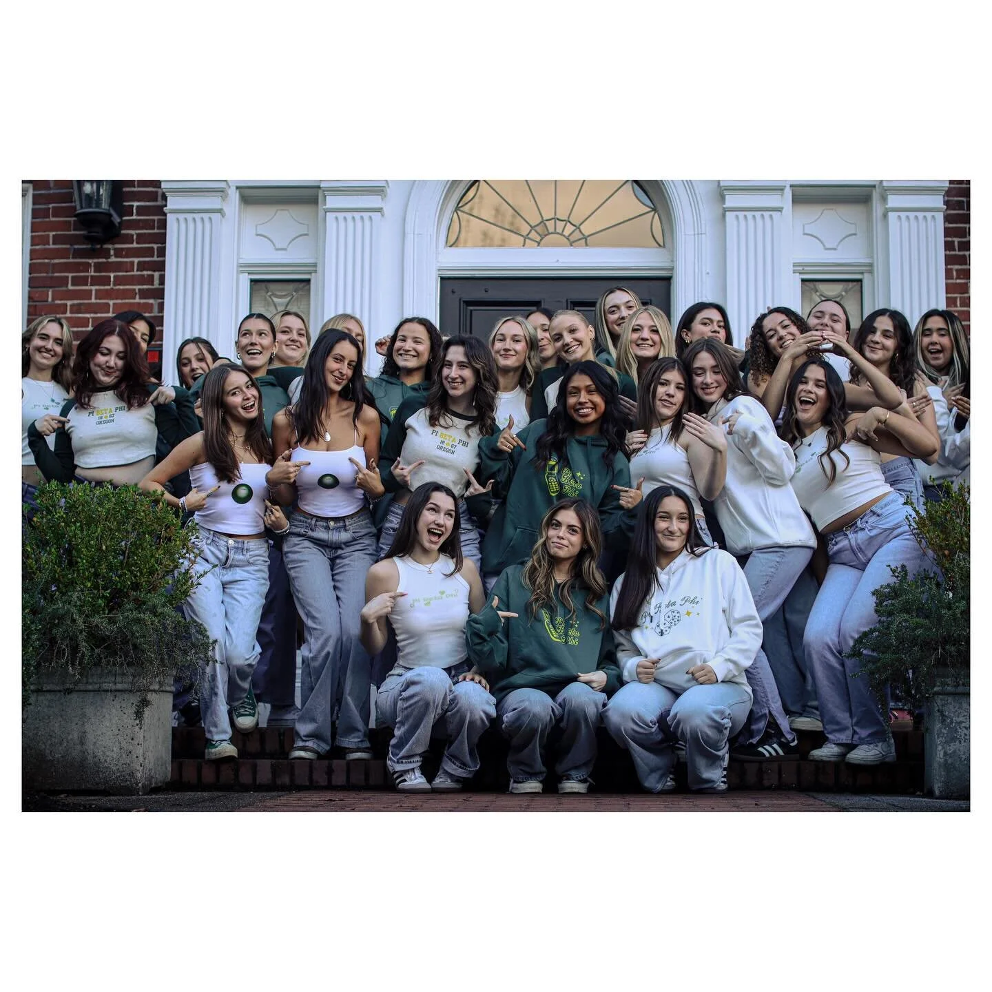 Might gate keep the location of these photos&hellip;
&bull;
&bull;
&bull;
&bull;
&bull;
#portraits #photography #edits #lightroom #canon #sororityshoot #pictures #contrast