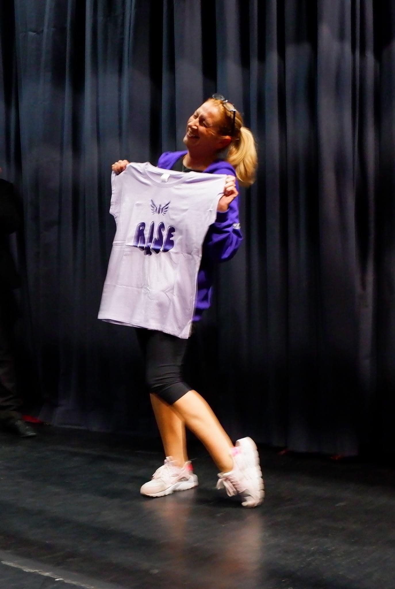 Sending huge pirouetting, high-kicking, back-flipping, air-punching Happy Birthday wishes to our incredible step-digging choreographer, Claire! We hope you have a wondefulday. 🎂🎈
And yes, we had to use the same photo as last year because we love