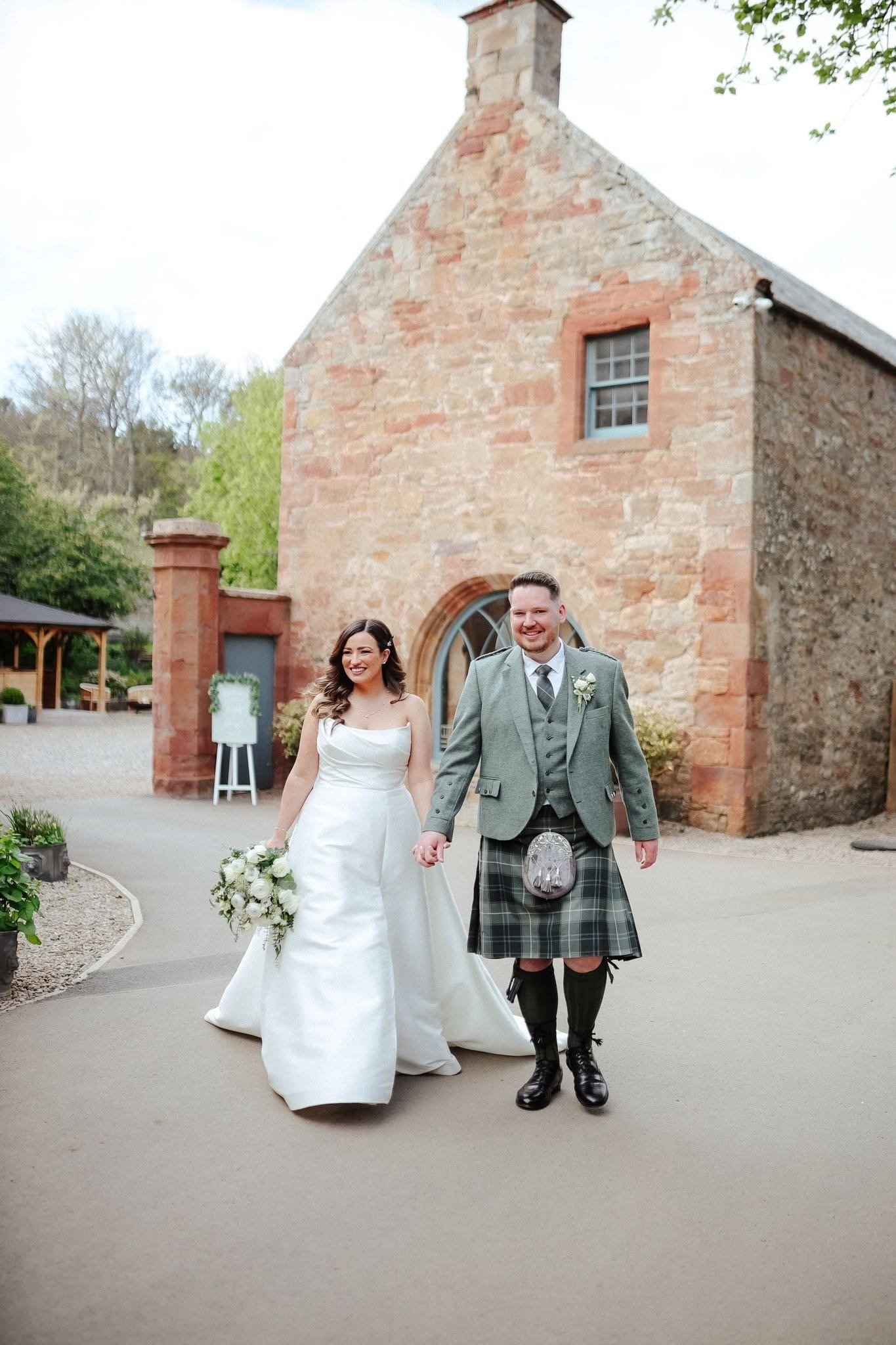 A massive congratulations to the newlyweds Kirsty and Daryl who tied the knot on Thursday! 💍
A beautiful day, for a beautiful couple ☀️