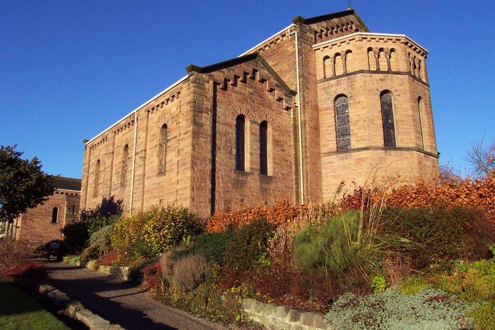 🌸✨ This Saturday, join us for The Spring Sing – a heartwarming evening of music in support of Macmillan Cancer Support 🎶
🗓 Saturday 3rd May
🕢 7:30pm
📍 St Anne’s Church, Edinburgh
Our Spring Concert will feature our impeccable chora