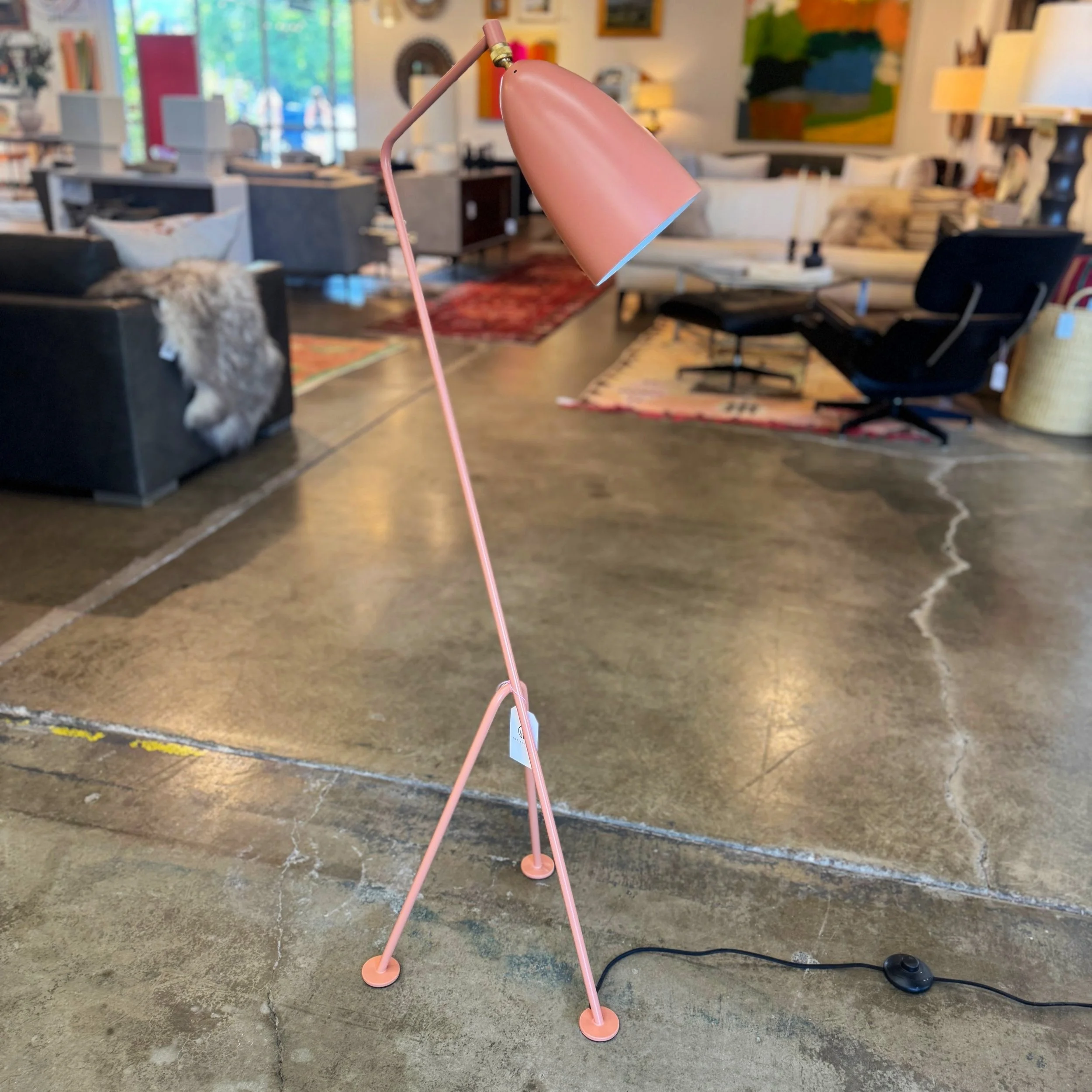 GUBI Gräshoppa Floor Lamp (49"H)