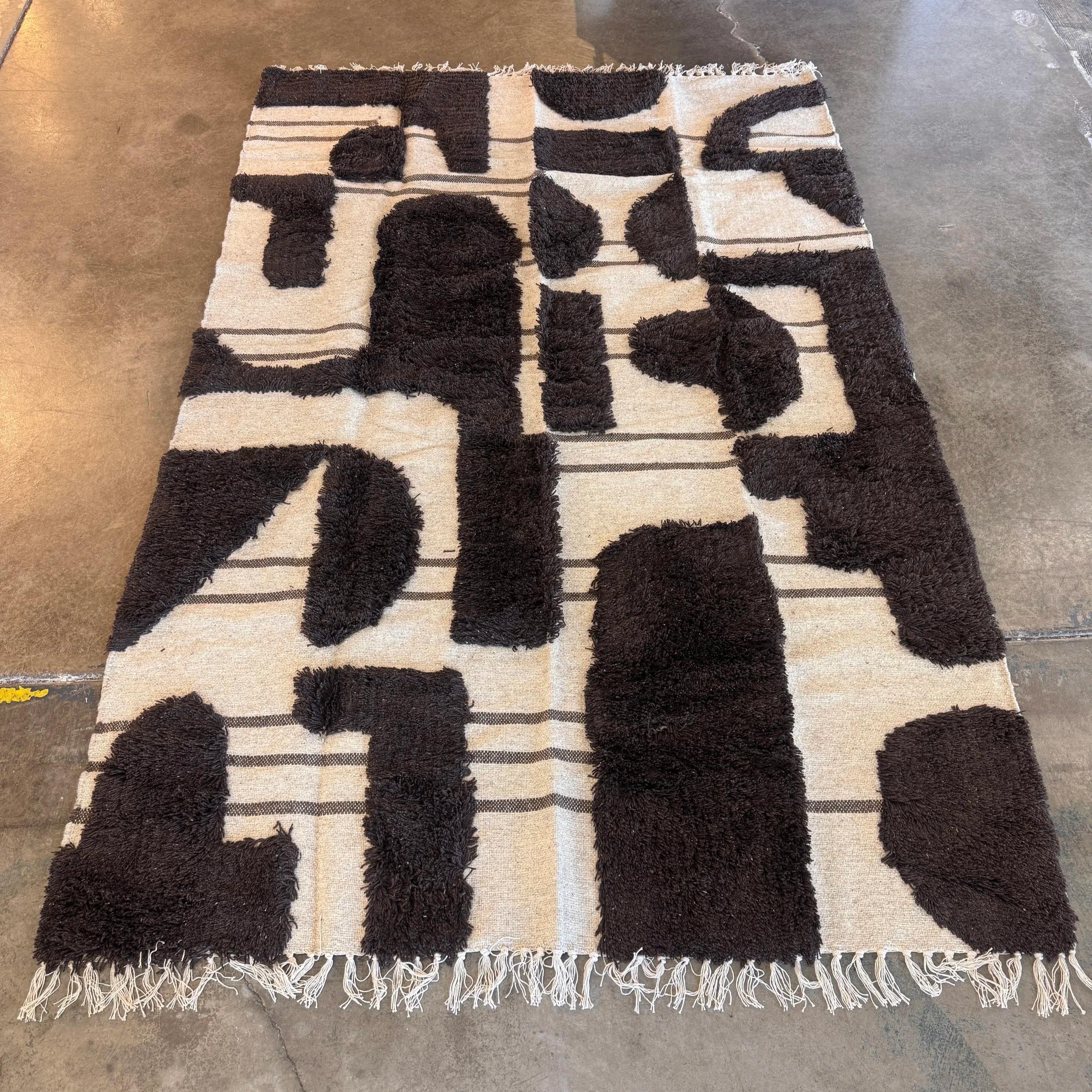 Handmade Wool & Cotton Nasik Rug - 8 x 5