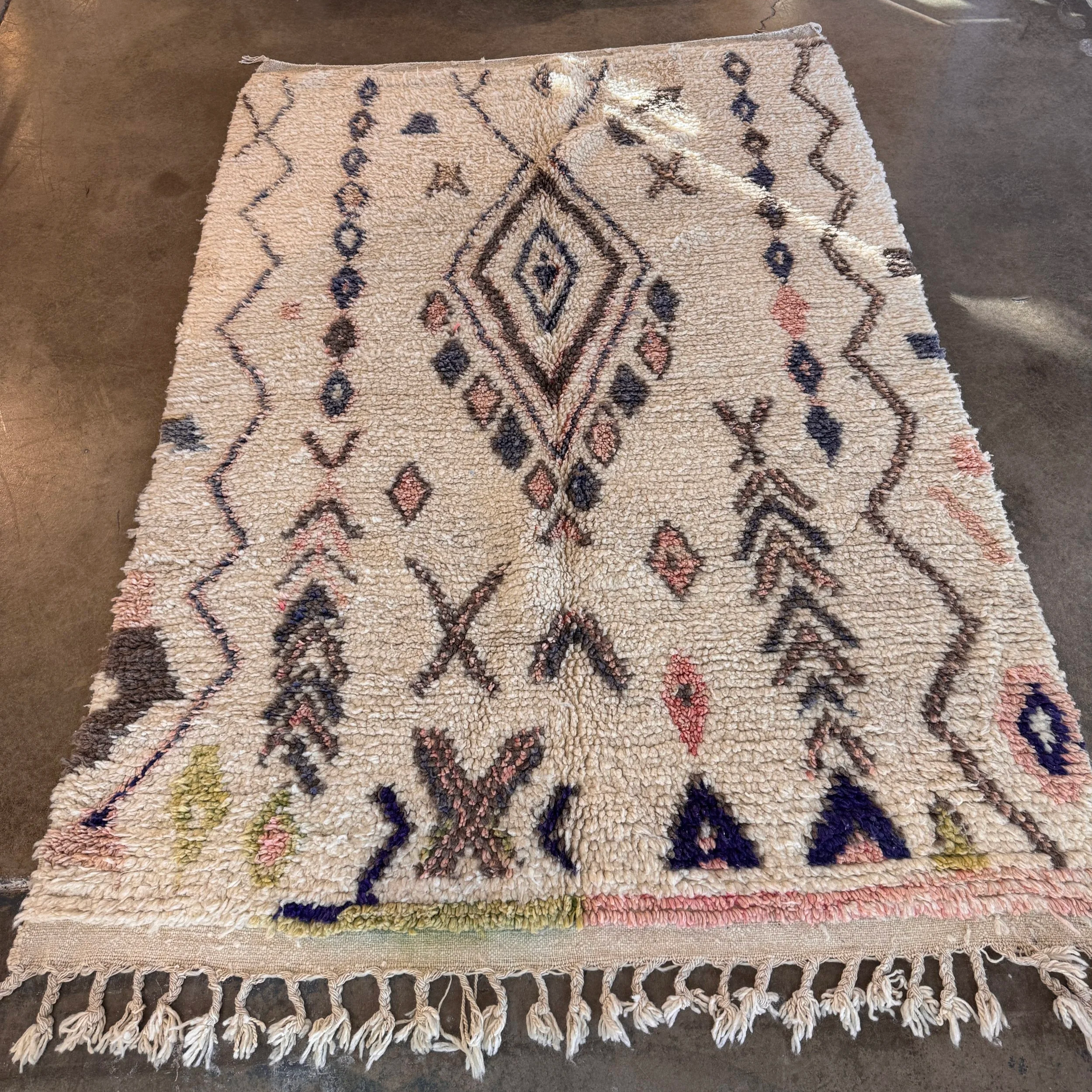 Moroccan Boujaad Rug (5'4" x 7'8")