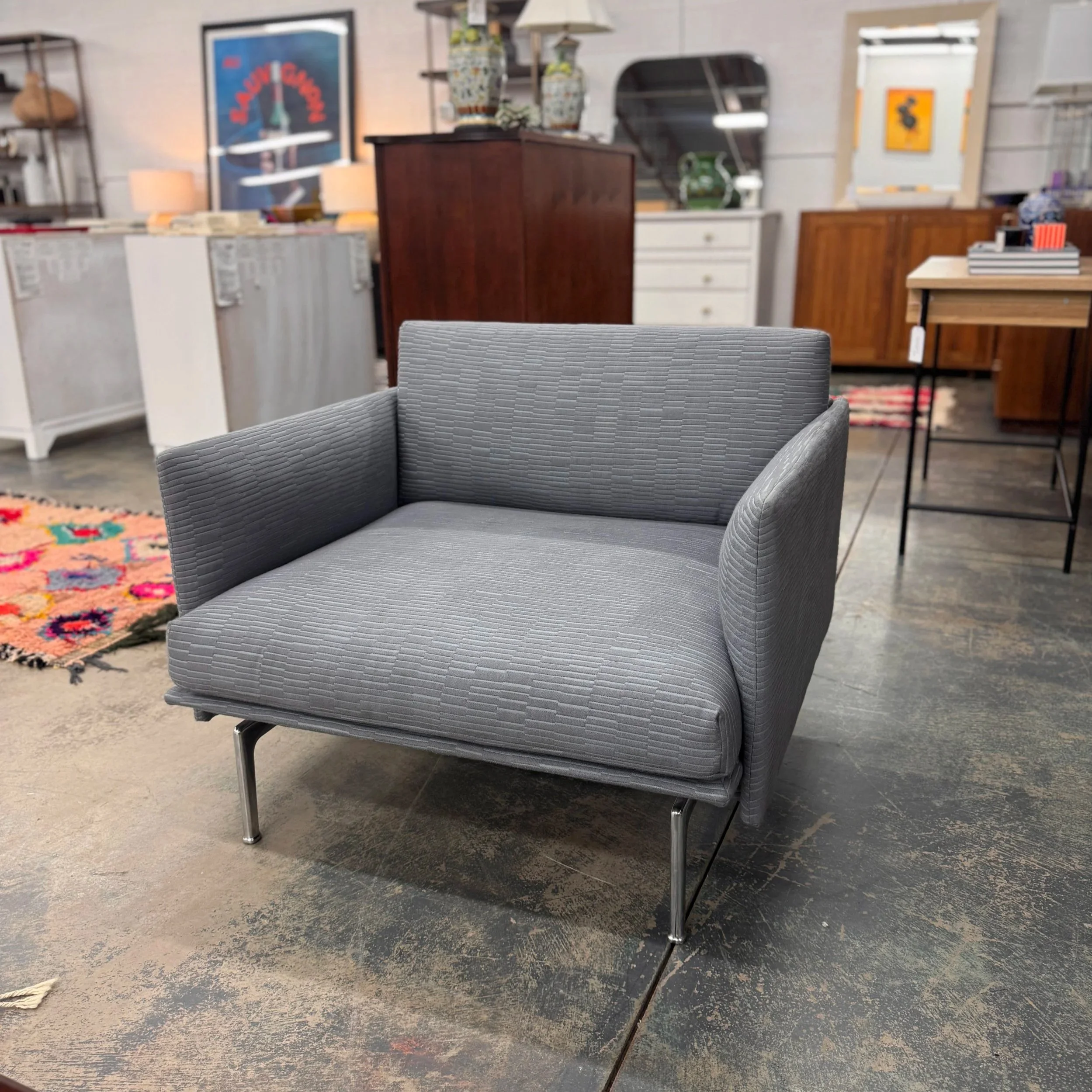 SOLD - Vintage Muuto Outline Chair (34.6W x 33.1 x 28H)