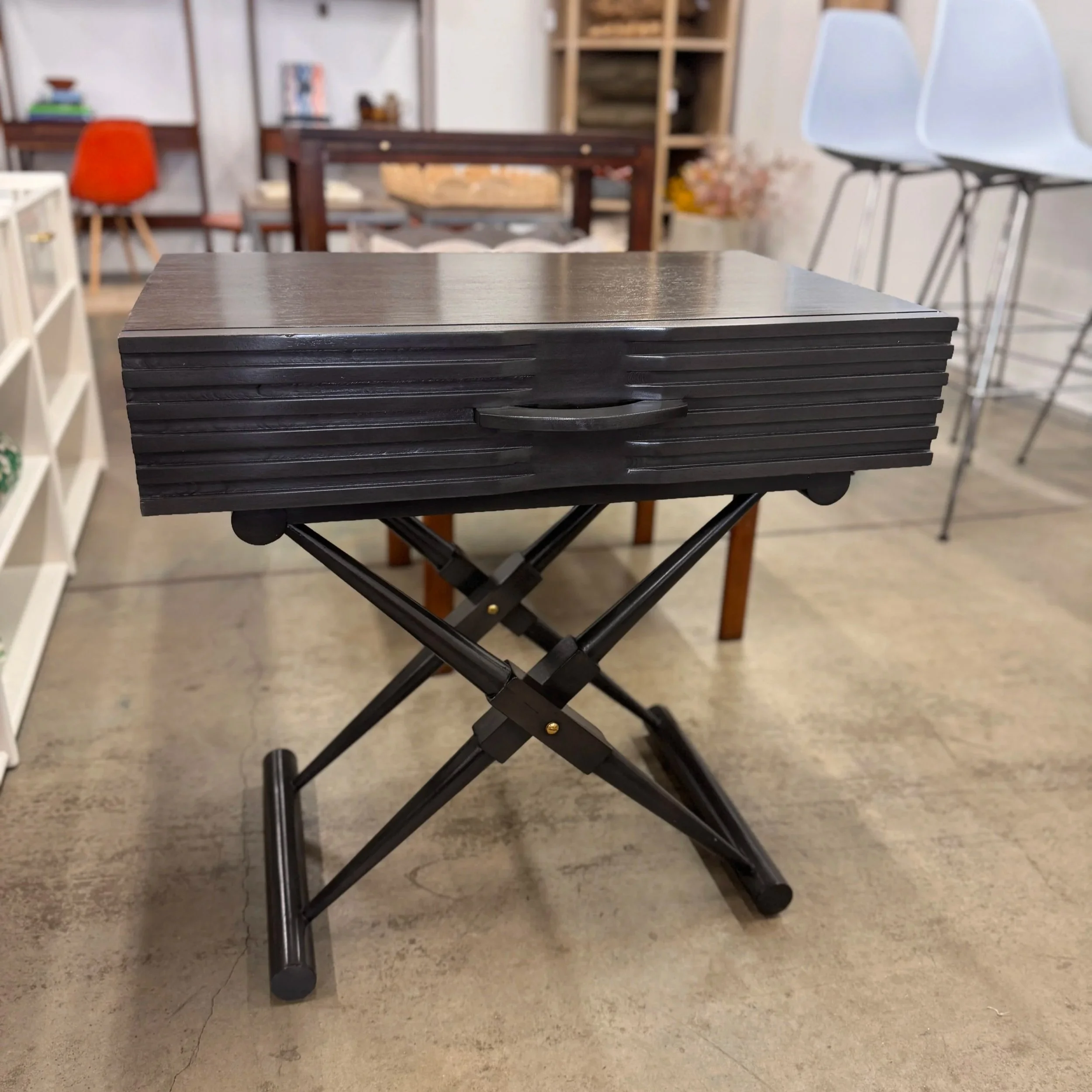 Noir Zanta Side Table - 28W x 18D x 28H