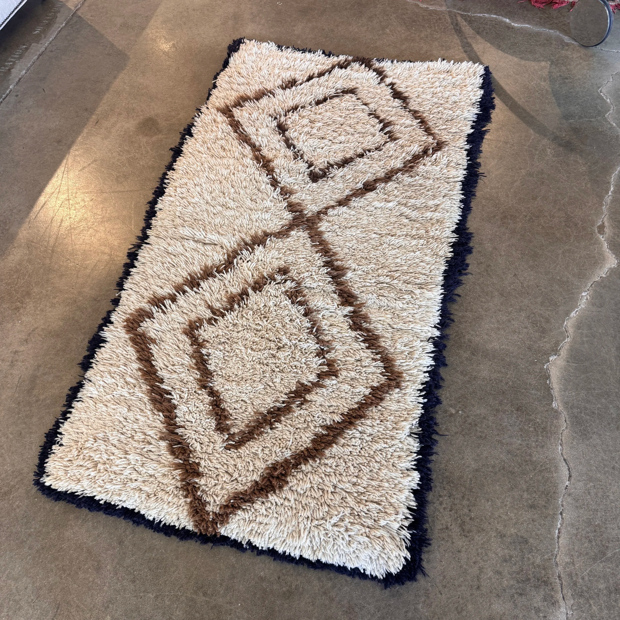 Vintage Wool Moroccan Rug (70" x 36" )