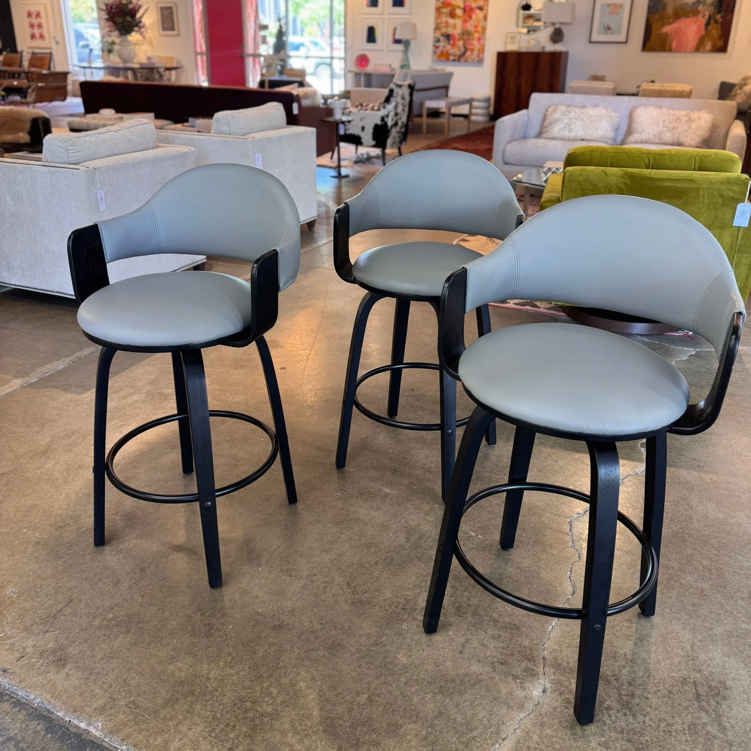 Vegan Leather Swivel Counter Stool (26" seat H)