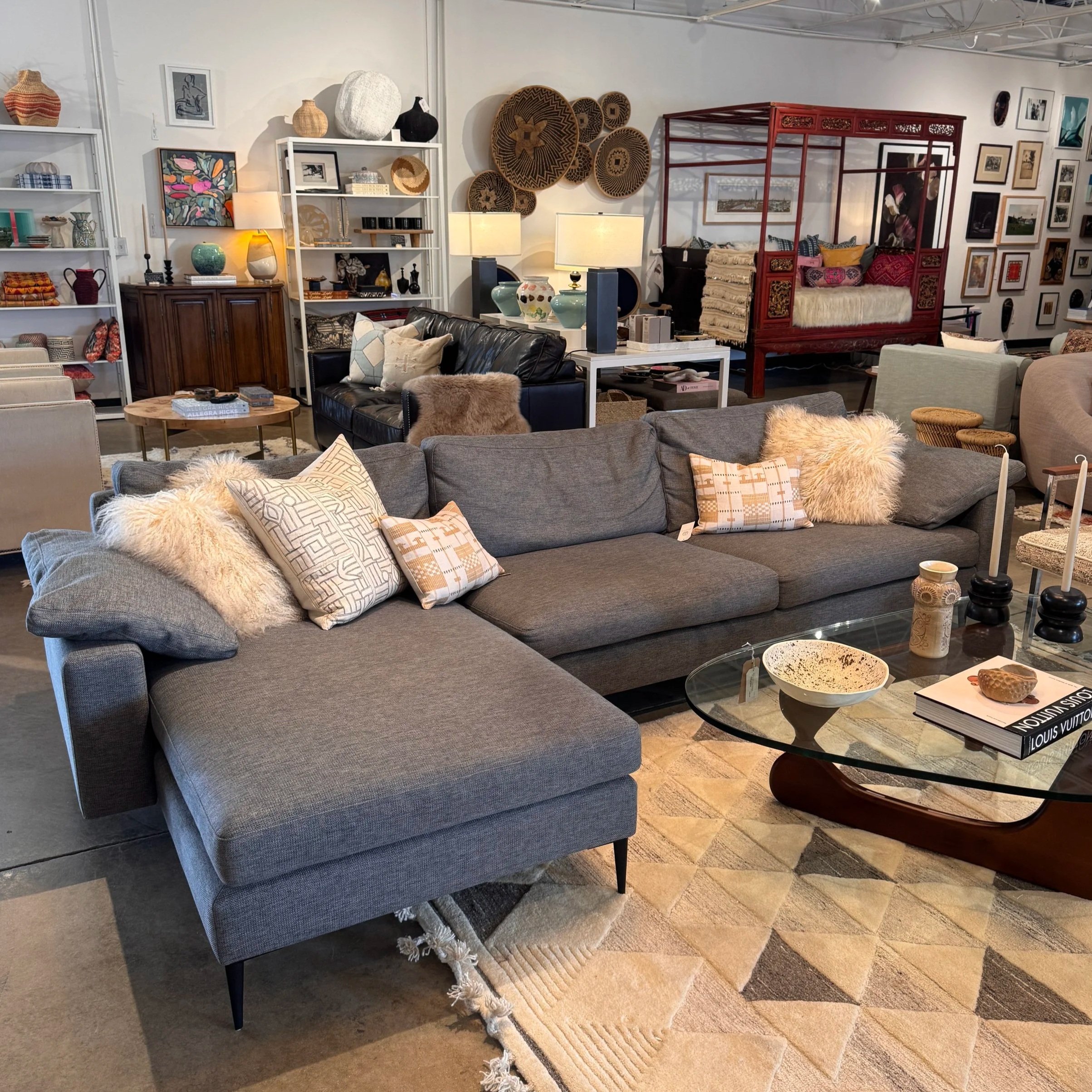Article Nova Sectional (114W x 59D x 32.5H)