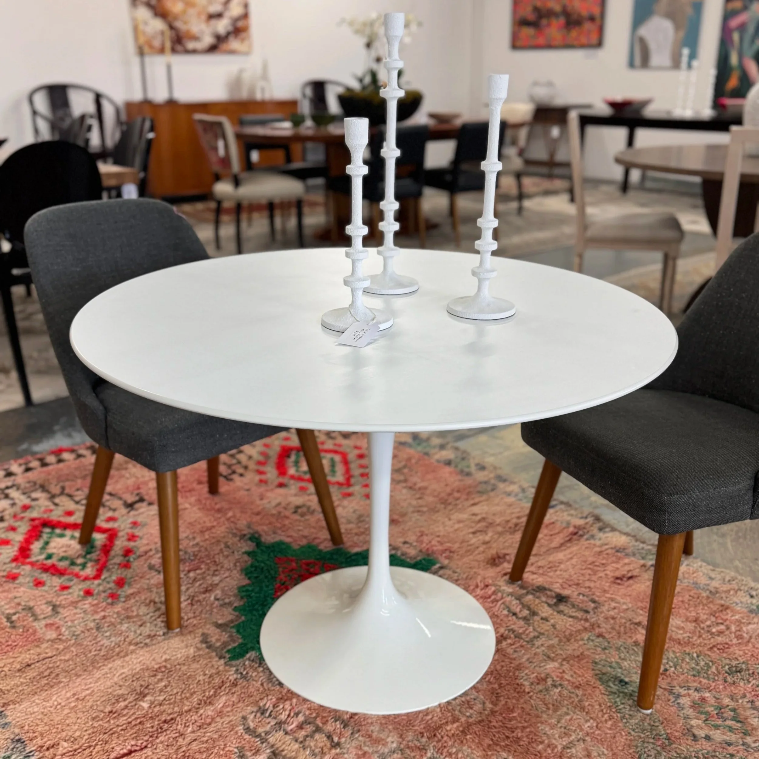 Eero Saarinen Tulip Table (42"D)