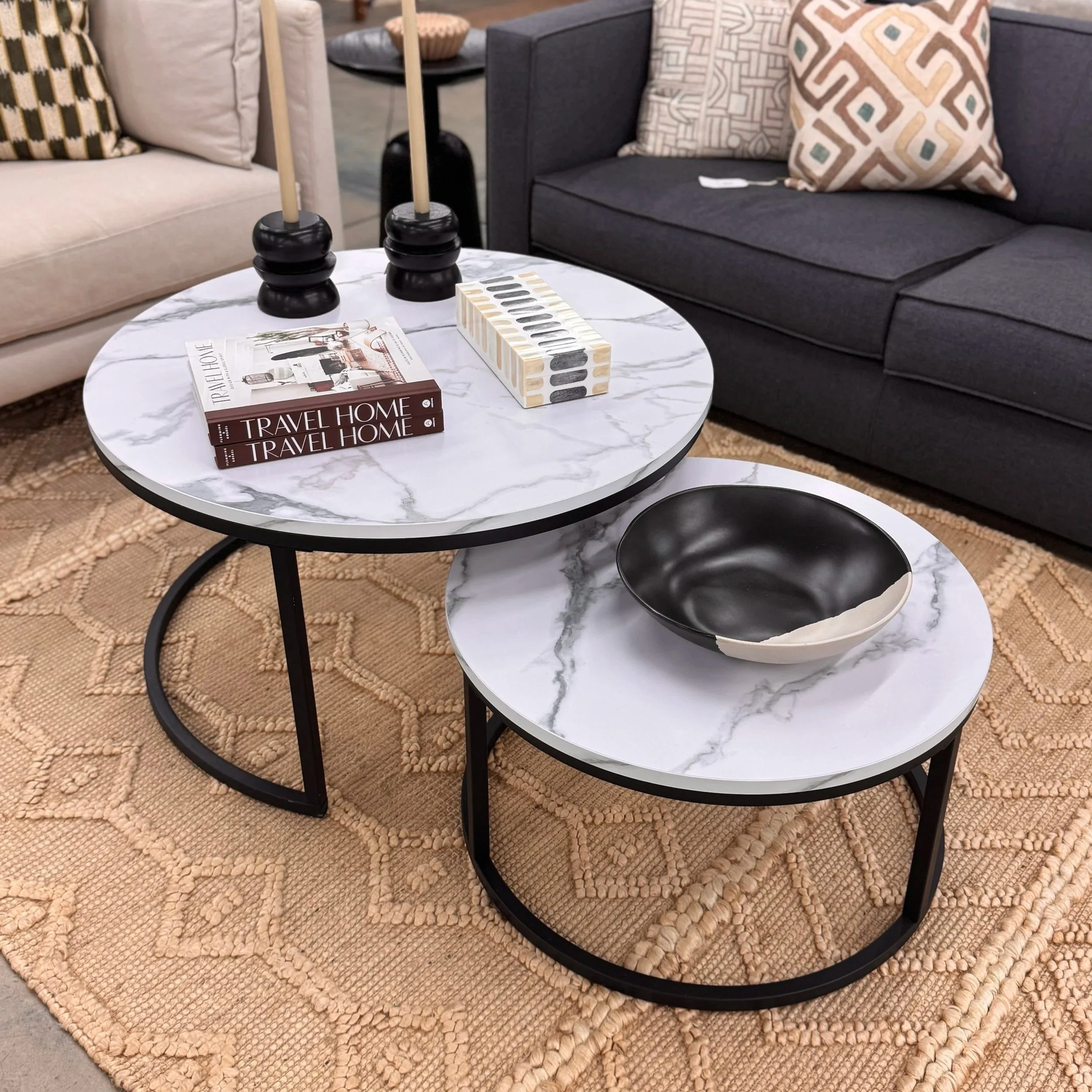 Nesting Coffee Tables (31.5D + 23.5D)