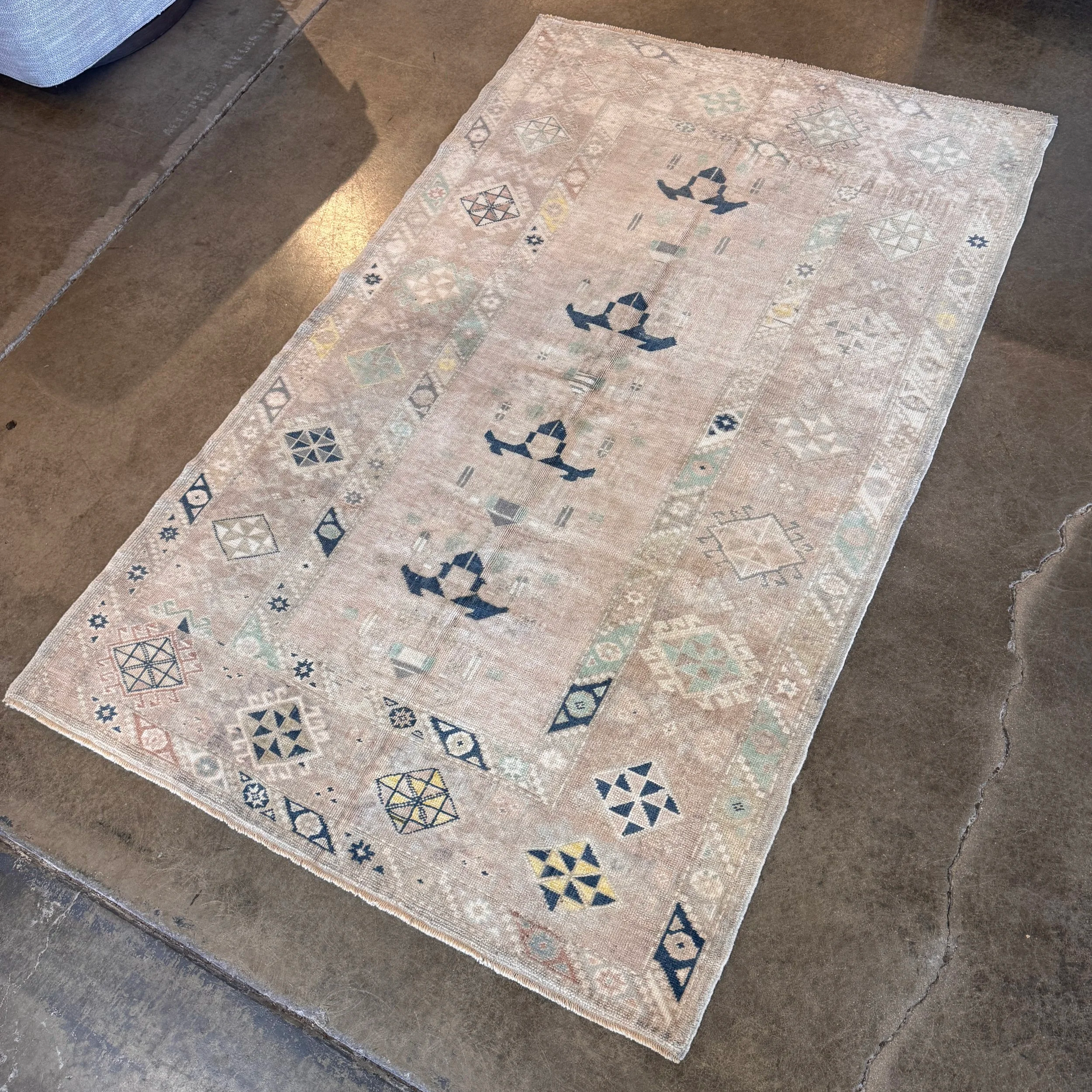 Vintage Turkish Rug (4' x 6'6")