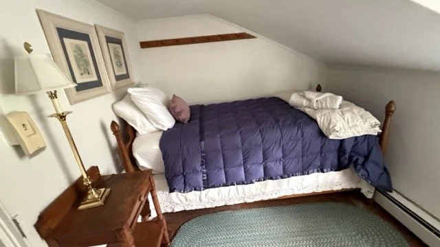 White Triple Room in Farmhouse Upstairs