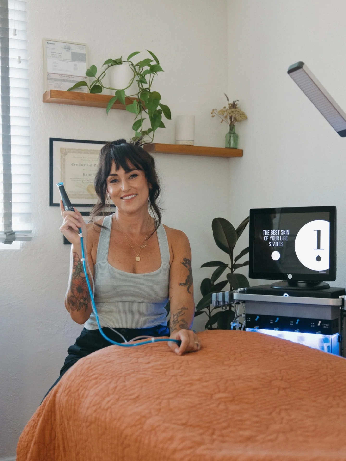 We don&rsquo;t follow hype.

We don&rsquo;t cut corners.

We use FDA-approved, clinical-grade hydrodermabrasion systems &mdash;
HydraFacial&reg; &amp; Diamond Glow&trade; &mdash;
to deliver high-grade, medical-grade serums,
not just air and saline.

