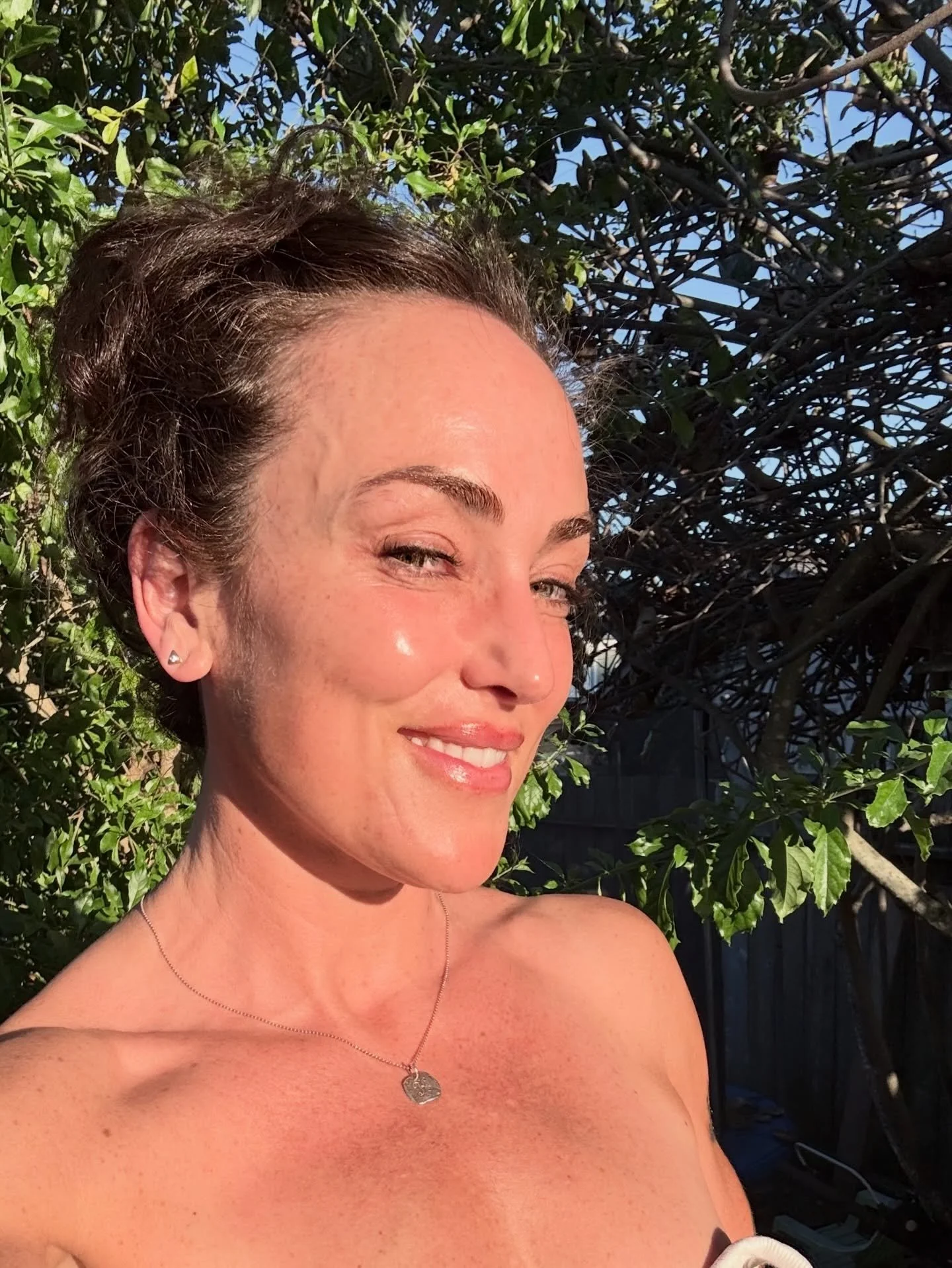 Built an entire treatment menu&hellip;

Still choose HydraFacial.

Every time. ✨

Facial x @_kcesthetics
Tox x @ritual.aesthetics.sc 
Skincare x @cosmedix_ 

#hydrafaci̇al #facial #goldenhour #skin