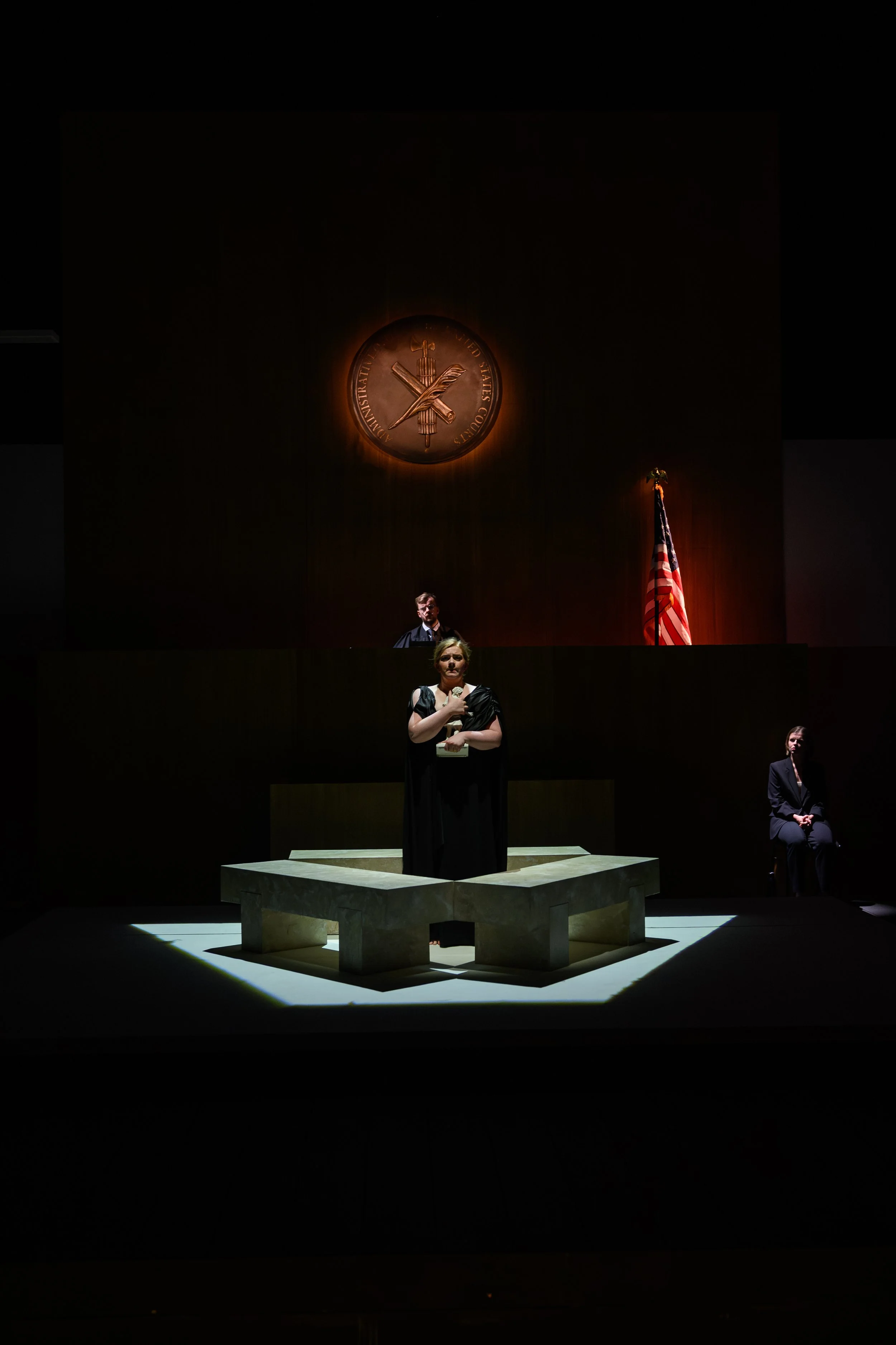 193-(c)-DavidMonteith-Hodge-Photographisepleasecredit-OperaDoubleBill25L1-(DMH_7095) 2.JPG