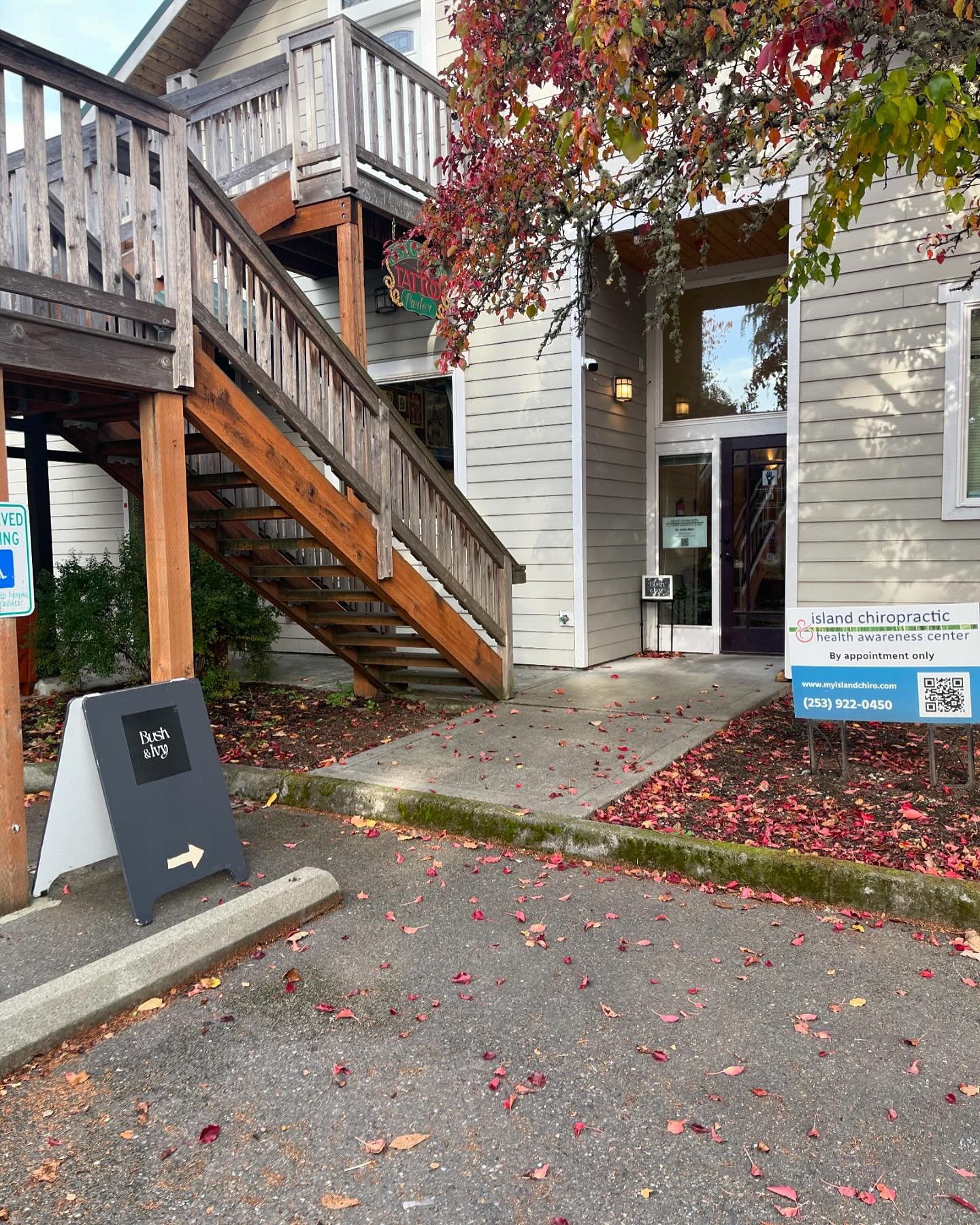 Hi Vashon!

Got fun plans for the holiday festivities?
Need a wax to feel a little fresh for said festivities??
I got you!

Come see me this week! My books are open on Tuesday, Wednesday &amp; Friday. If you need a different day/time that isn&rsquo;t