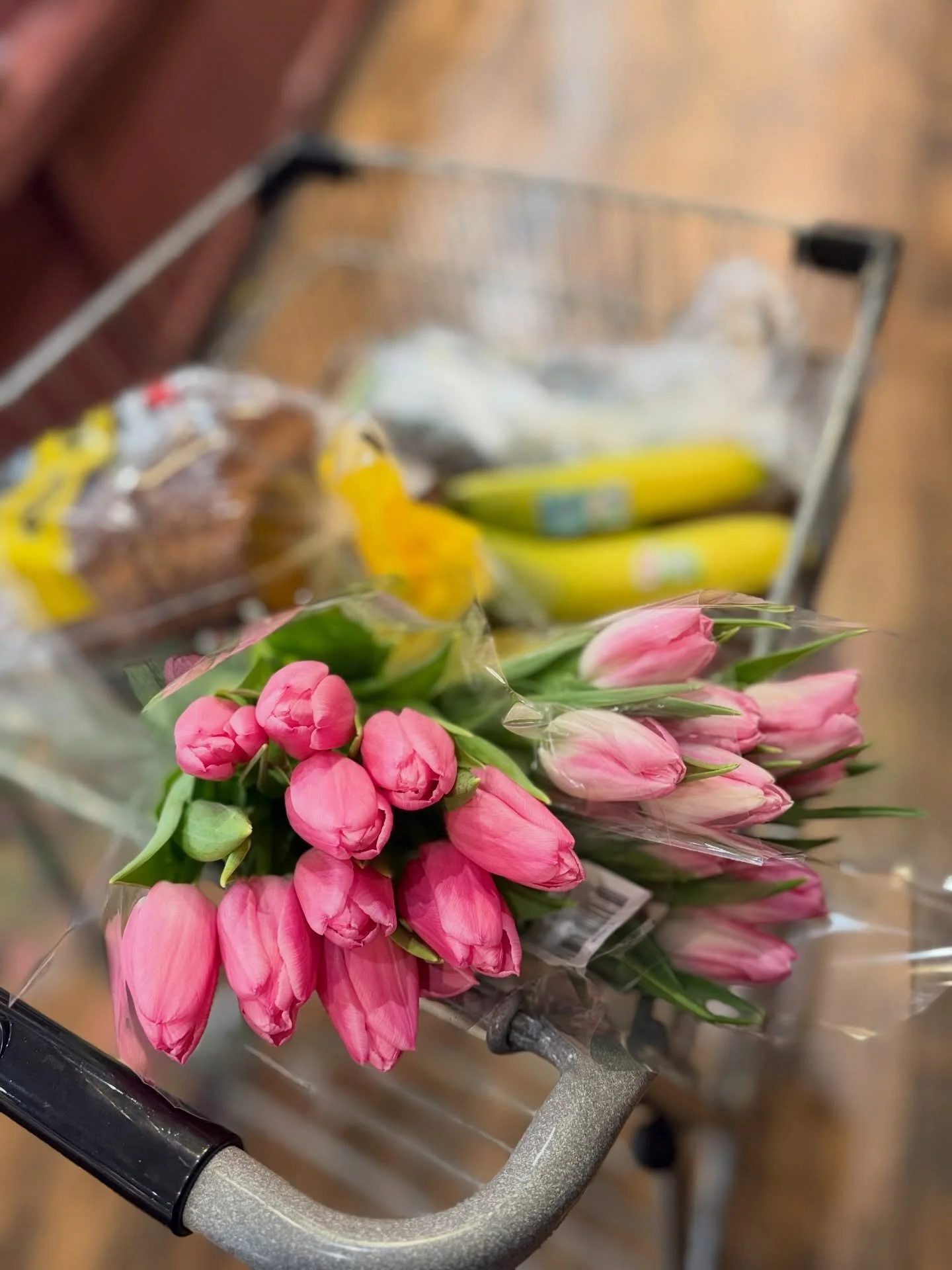 Stopped by the grocery store for a few things and of course the tulips came home with me.

I&rsquo;m a big believer in doing small things for yourself &mdash; even if it&rsquo;s just fresh flowers on the counter.

#FloristLife
#FreshFlowersAtHome
#Tu