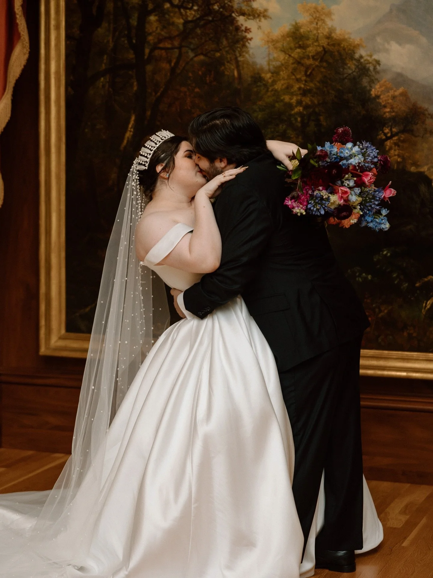 WHAT YOUR FLORIST WON&rsquo;T TELL YOU &mdash; This Is What Intentional Design Looks Like

Caitlyn and Liam wanted something intimate&mdash; a wedding that felt personal and meaningful at a venue that already held so much significance to their story.