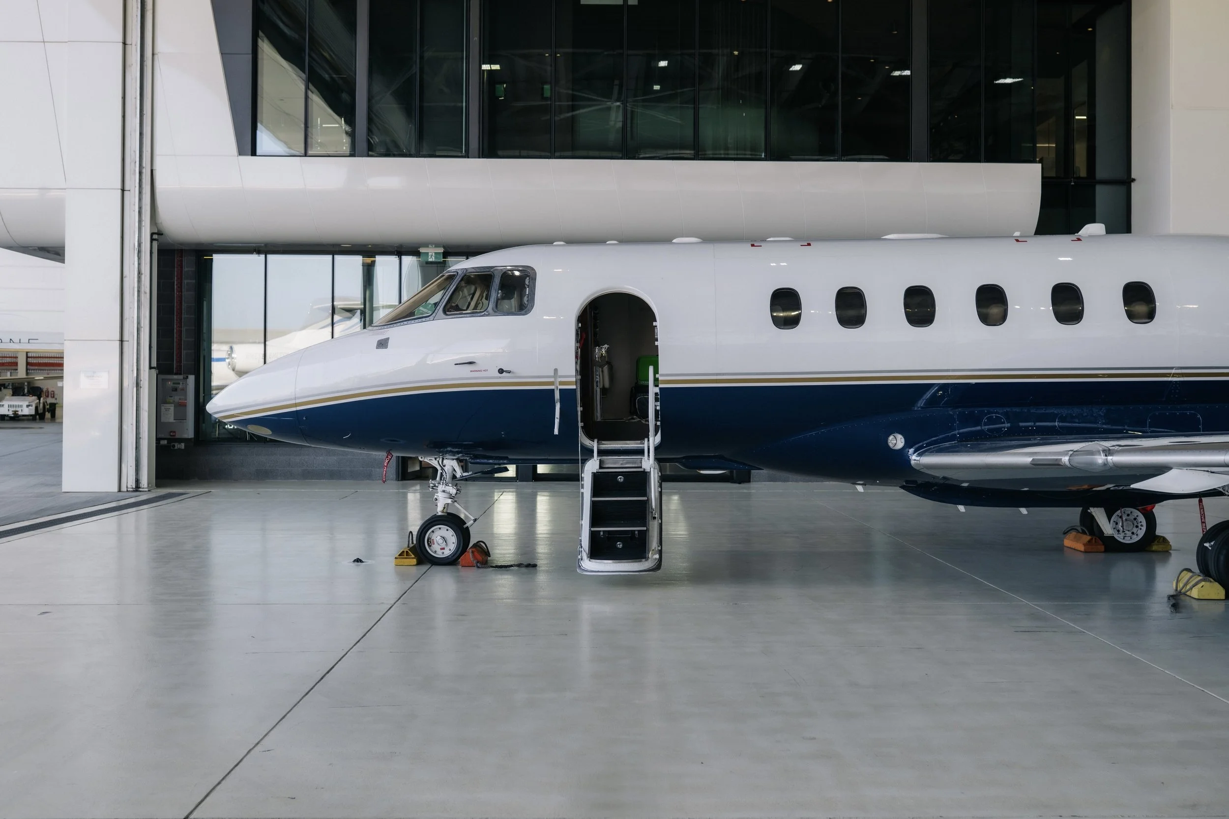 Hawker 800XP VH OFJ: The Perfect Aircraft for Charter and Ownership