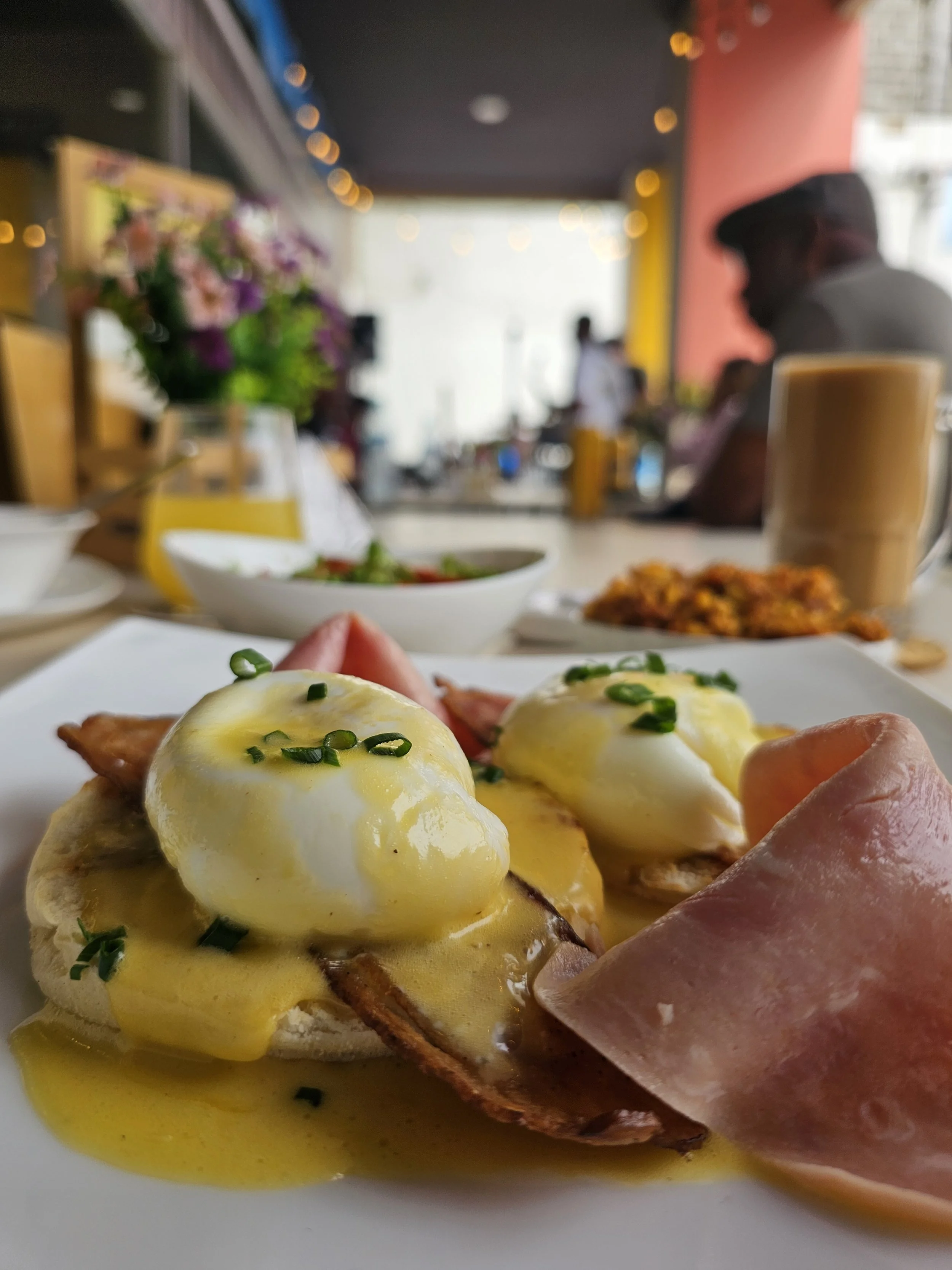 Dollys-brunch-huevos-benedictinos-1.jpg