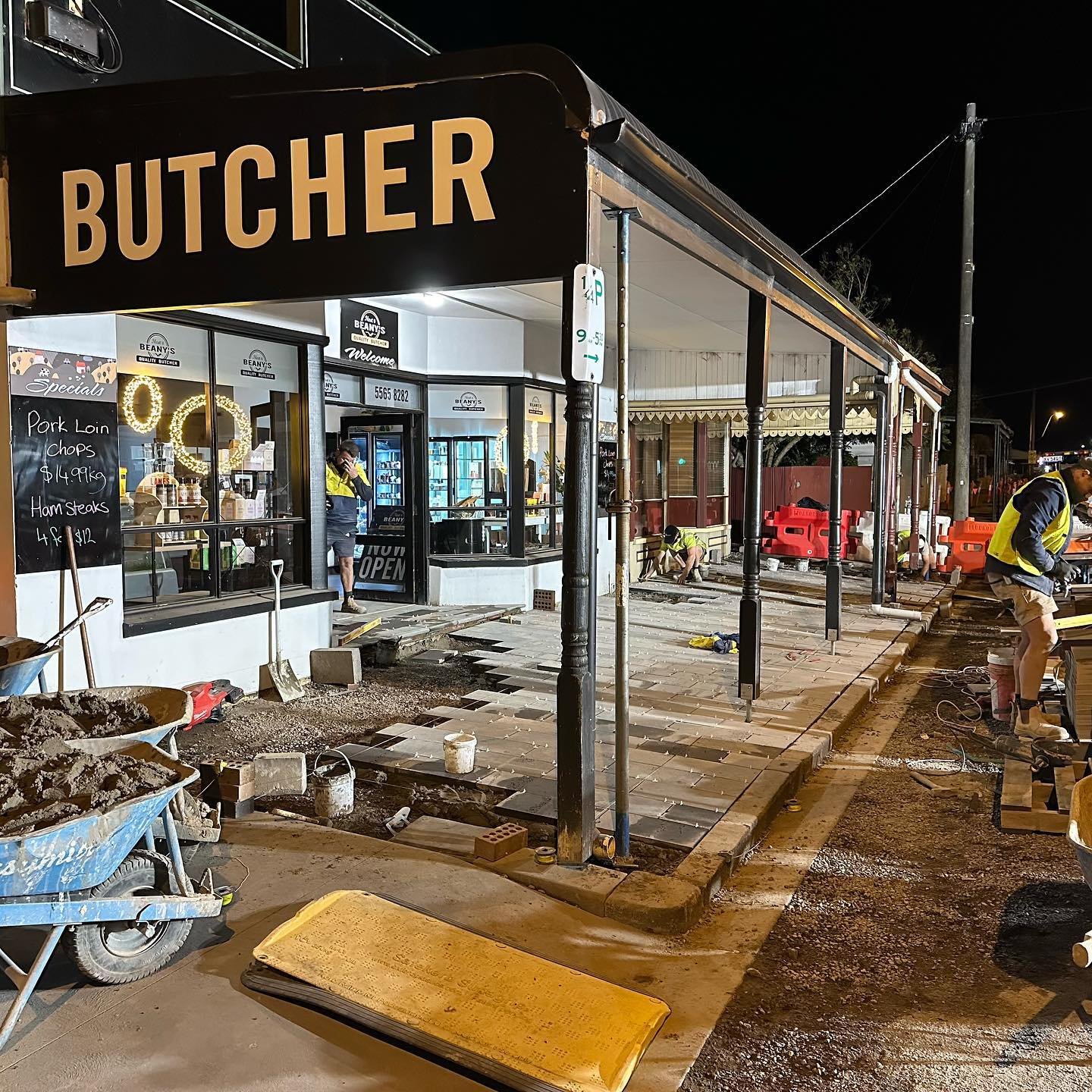 The team working day and night to get the Koroit Streetscape Development completed. 

@moyneshirecouncil 

#streetscape #development #paving