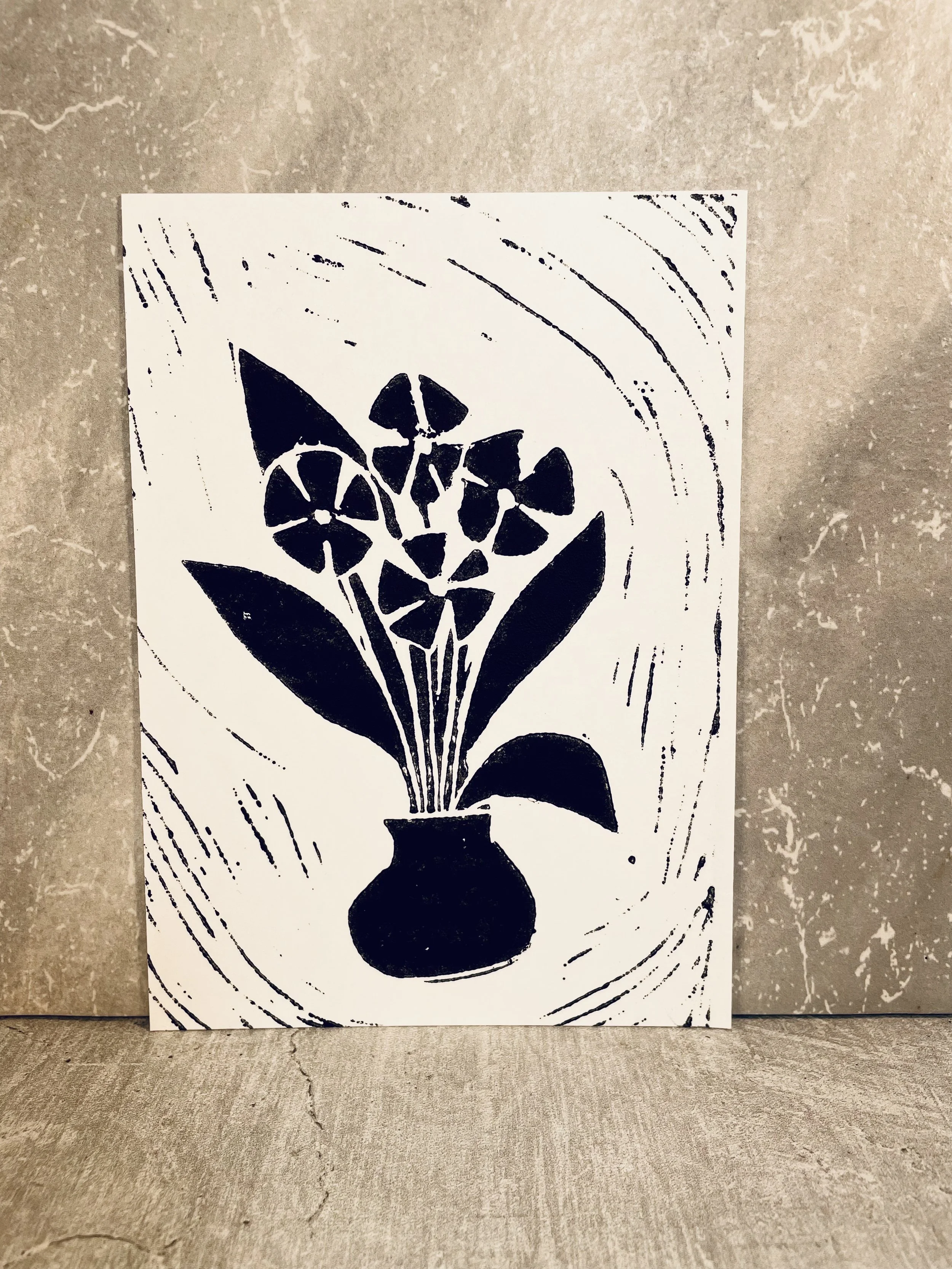 Round Vase.jpg