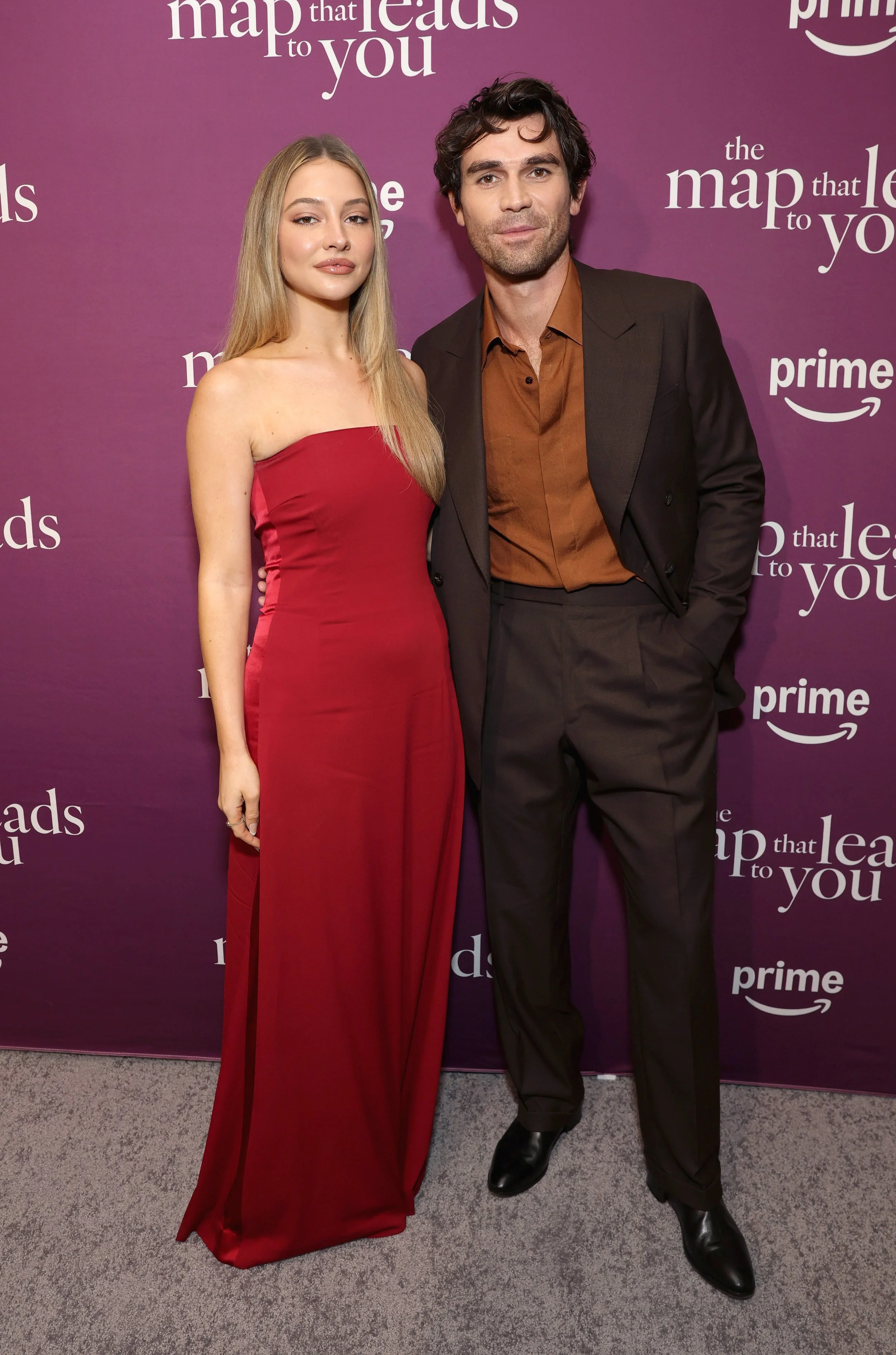 Madelyn Cline & KJ Apa Lead Charleston Premiere of ‘The Map That Leads to You’