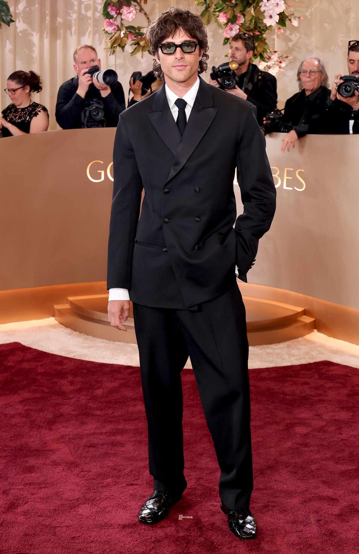 JacobElordi-arrivals-golden-globes-2026-32f09f94a7264a9cae35565326956493.jpg
