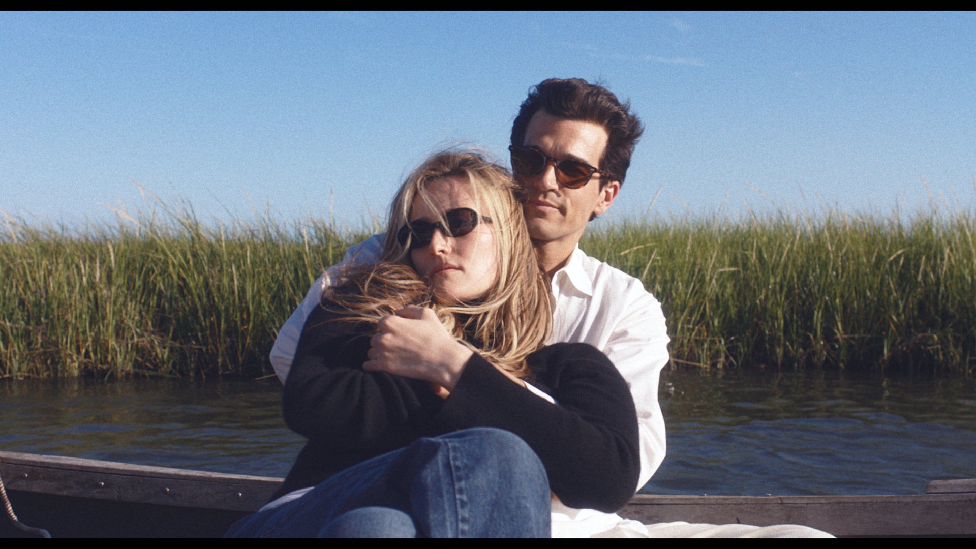  FX's Love Story: John F. Kennedy Jr. & Carolyn Bessette -- "Battery Park" -- Season 1, Episode 5 (Airs Thurs., February 26) -- Pictured: (l-r) Sarah Pidgeon as Carolyn Bessette, Paul Anthony Kennedy as John F. Kennedy Jr.  CR: FX 