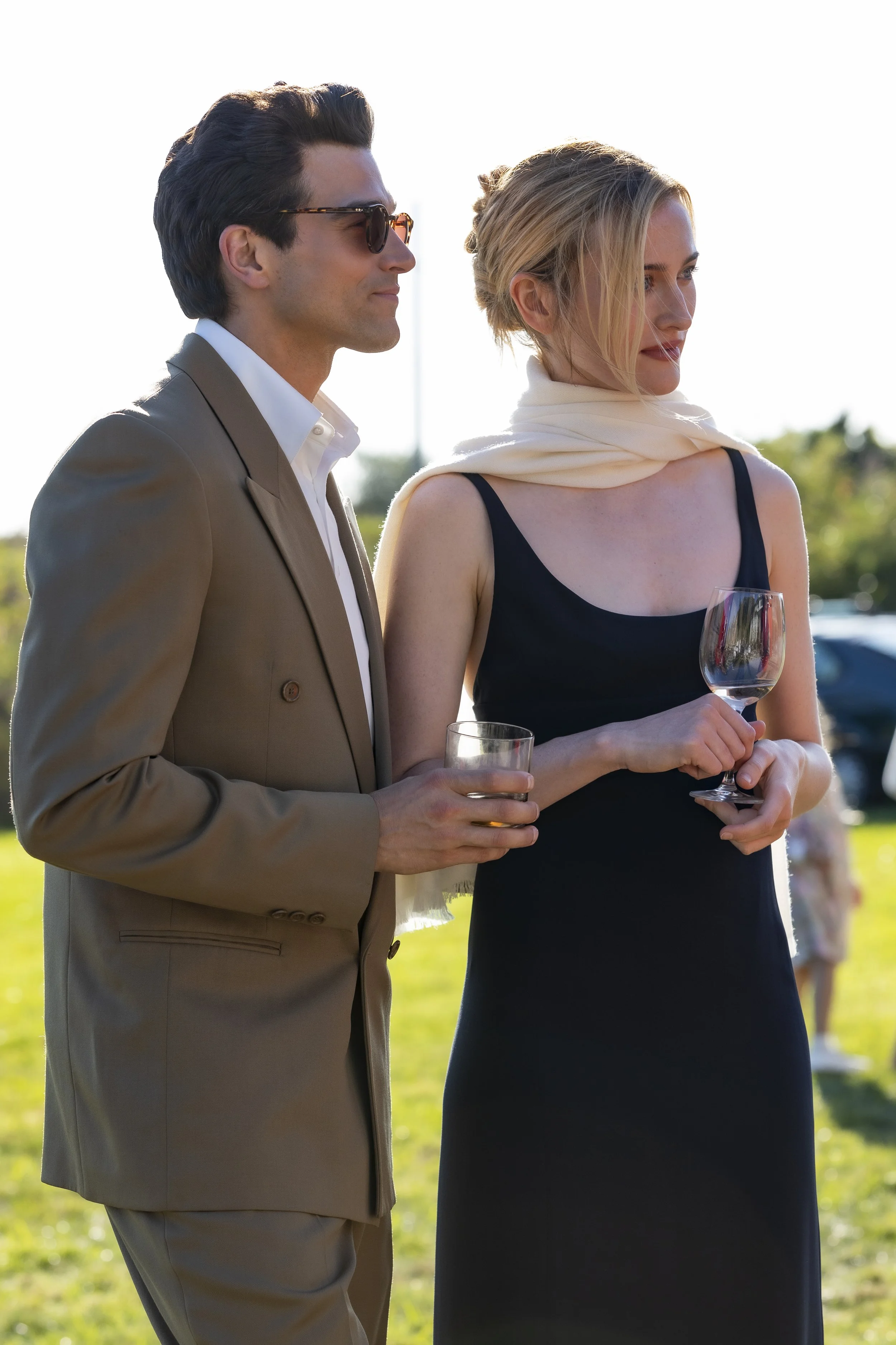  FX's Love Story: John F. Kennedy Jr. & Carolyn Bessette -- "Battery Park" -- BTS -- Season 1, Episode 5 (Airs Thurs., February 26) -- Pictured:  (l-r) Paul Anthony Kelly as John F. Kennedy Jr., Sarah Pidgeon as Carolyn Bessette. CR: Eric Liebowitz/F