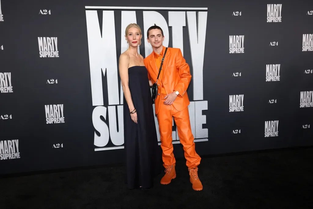cast-members-timothee-chalamet-gwyneth-117011386.jpg.webp