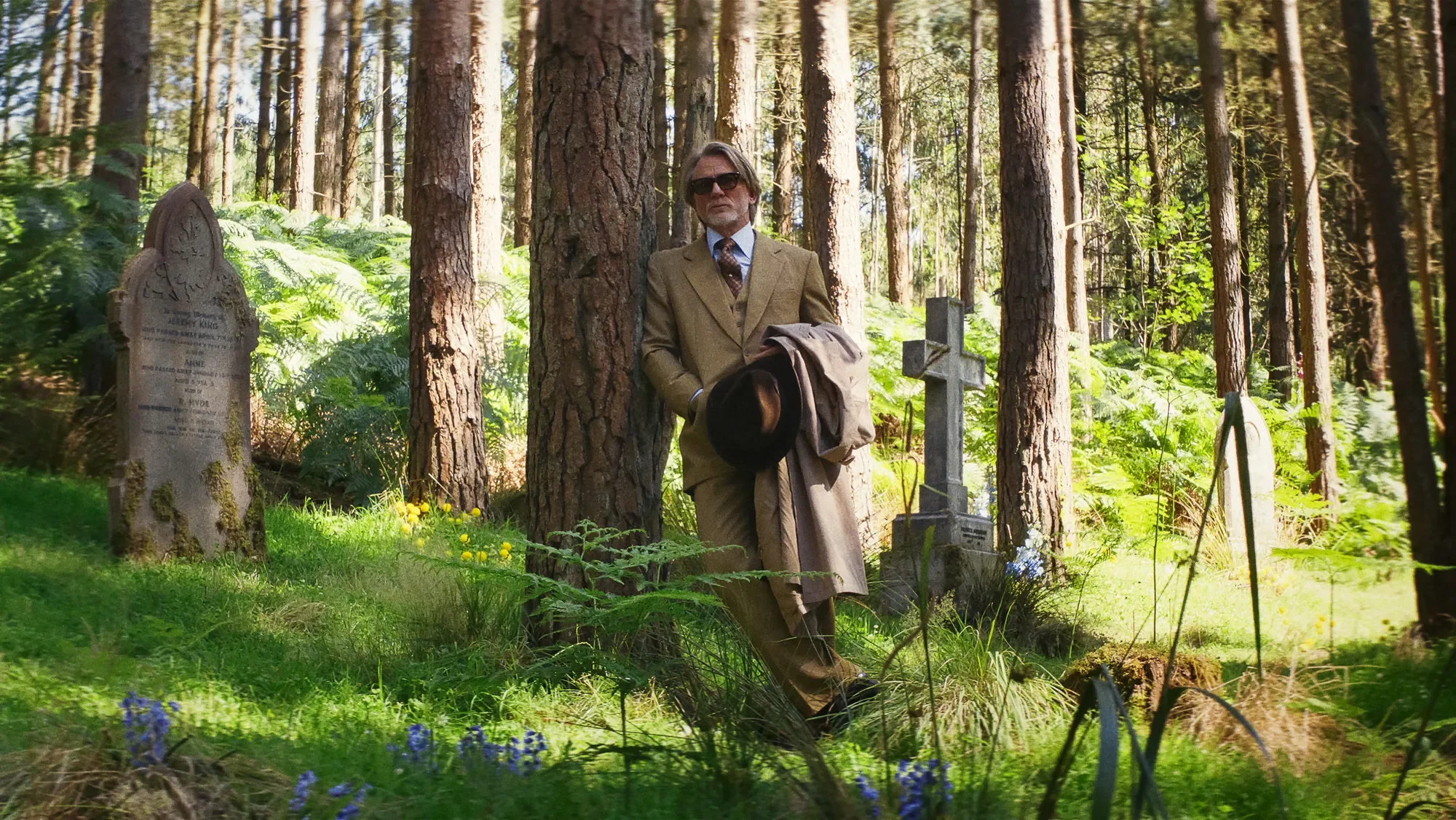 Daniel Craig Returns to Solve “Impossible Crime” in ‘Wake Up Dead Man’ Trailer