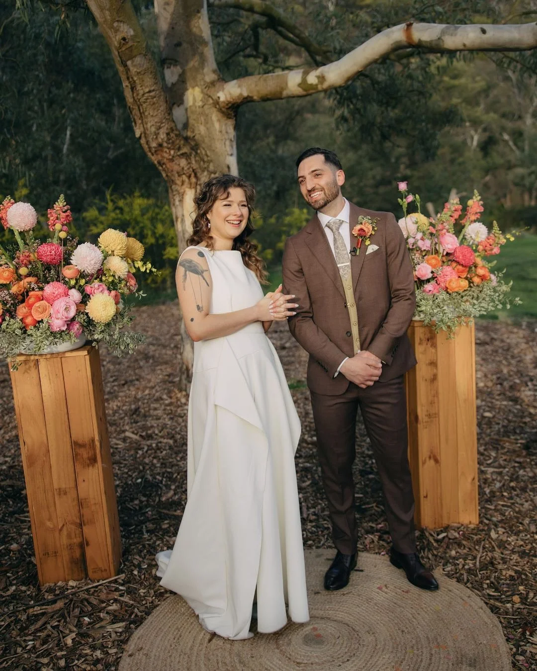 💛Laura &amp; Jordan💛 Two magnetic individuals with hearts of gold got married last weekend @collingwoodchildrensfarm and I am🫠🫠 Their wedding day was an emotional rollercoaster &mdash; from a heartfelt first look (first with each other then her p