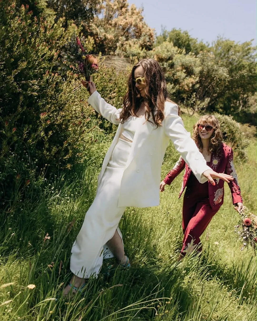 Marita &amp; Steph are featured over on @dancingwithher this week and I know why 🎉🎉

These babes dreamt up a &lsquo;Farm Chic&rsquo; wedding day that felt wholesome and intentional, with groovy music festival vibes. There were kids running around, 