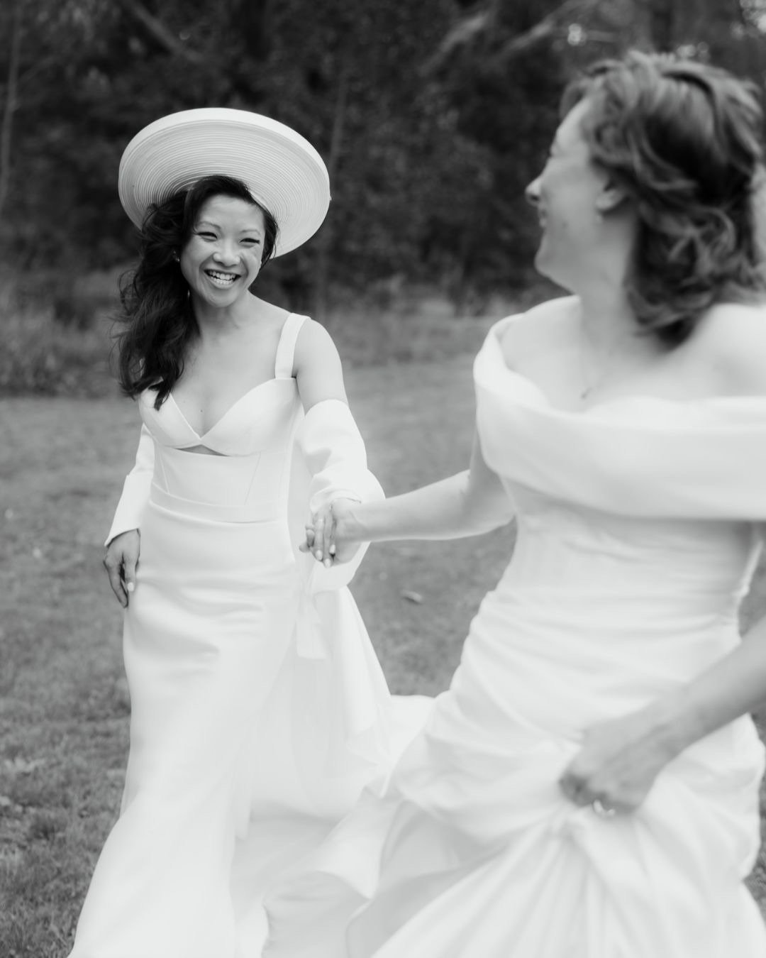 Anna &amp; Katie&rsquo;s wedstival @logcabinranch was heartfelt, wholesome and so much fun!! They prioritized fun over formal, wanting to create a memorable night for their international guests and chosen families. The open fire feast by @ignite_cate
