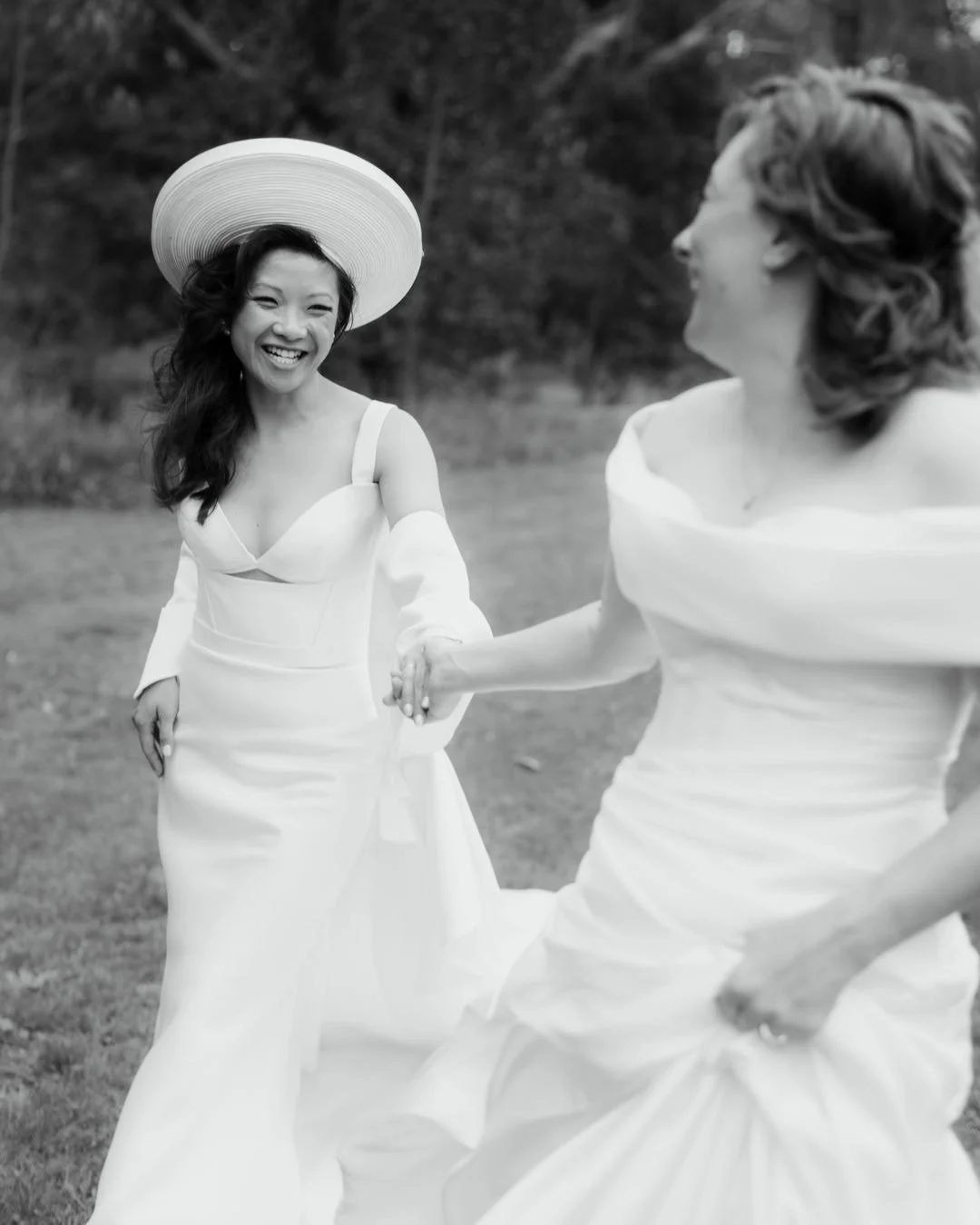 Anna &amp; Katie&rsquo;s wedstival @logcabinranch was heartfelt, wholesome and so much fun!! They prioritized fun over formal, wanting to create a memorable night for their international guests and chosen families. The open fire feast by @ignite_cate