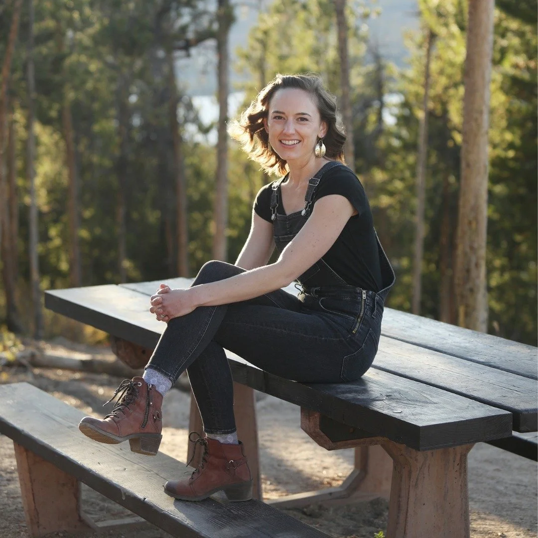 Hey, IG friends! I'm Bri, and I&rsquo;m passionate about transforming spaces and lives. Let's organize together! 📸 Photo Credit: the always lovely @sohboyum 

#ProfessionalOrganizer #HomeOrganizer #MeetTheOrganizer #CurateYourSimplicity