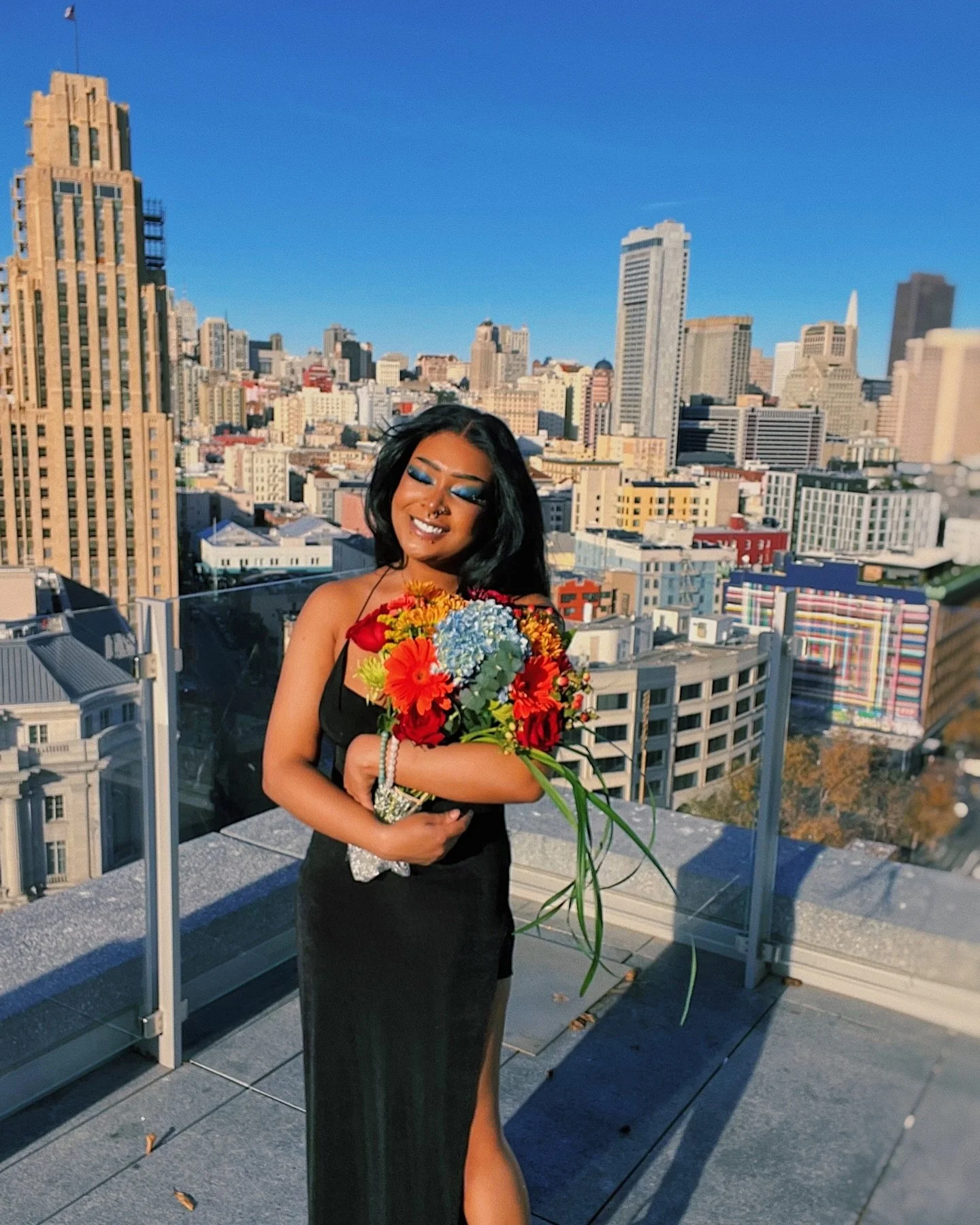 Goodbye November, 🍂🍁💐🥂 Hello December 🥰🎅🏾🎄🎂🌨️🎊
.
.
#holiday #glammakeup #november #alternativegirl #alternativeblackgirl