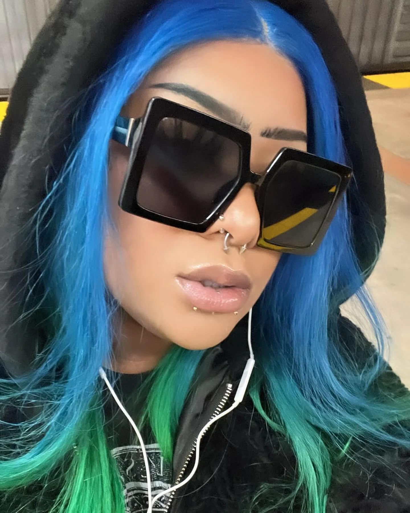 I looked soy good 😍🥰✨
#bluehair