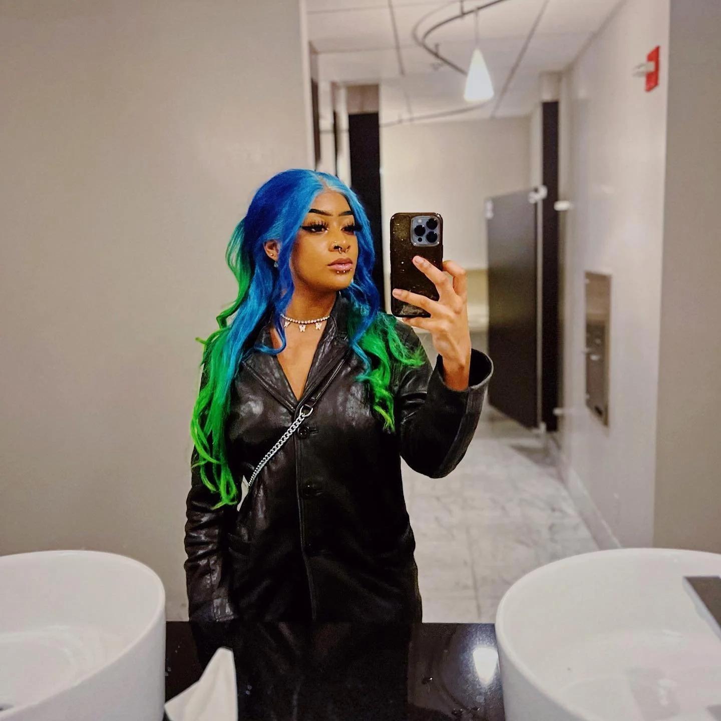 Excuse-moi ✨
.
.
.

#blackalternative #alternative #blackgoth #blackalternativegirl #goth #alternativegirl #afrogoth #alternativeblackgirl #gothgoth #gothgirl #blackgirlmagic #blackgothsofinstagram #emo #blackgothgirl #altpoc #gothic #blackalt #black