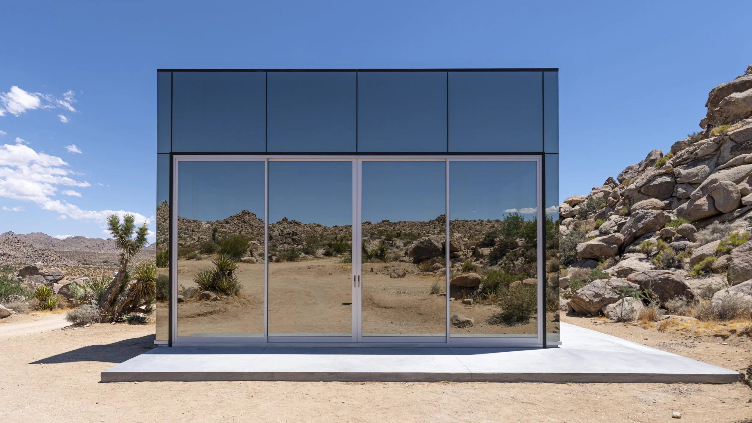 Filmland-Invisible-House-Joshua-Tree-19-exterior-19.jpeg